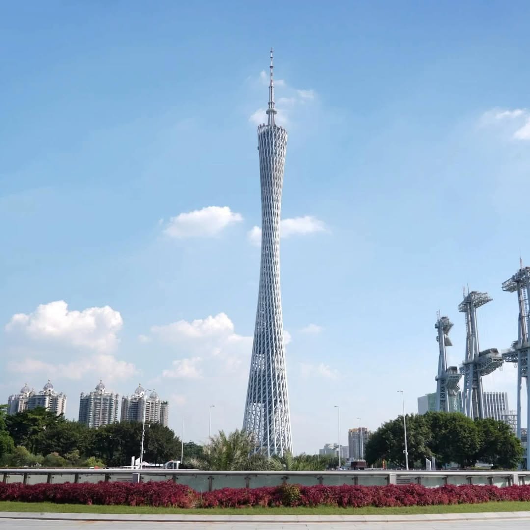 ชาคริต แย้มนาม