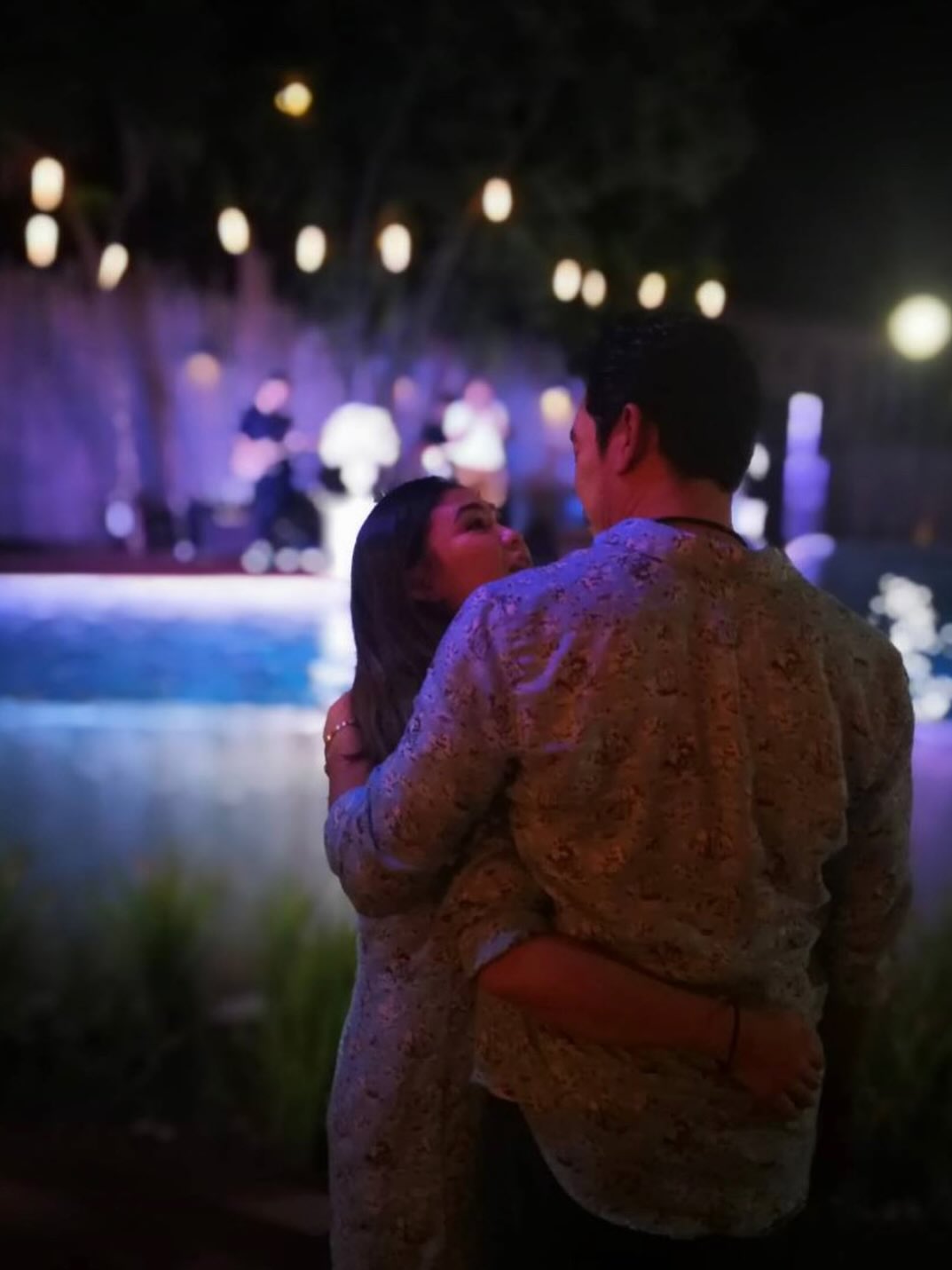 ชาคริต แย้มนาม