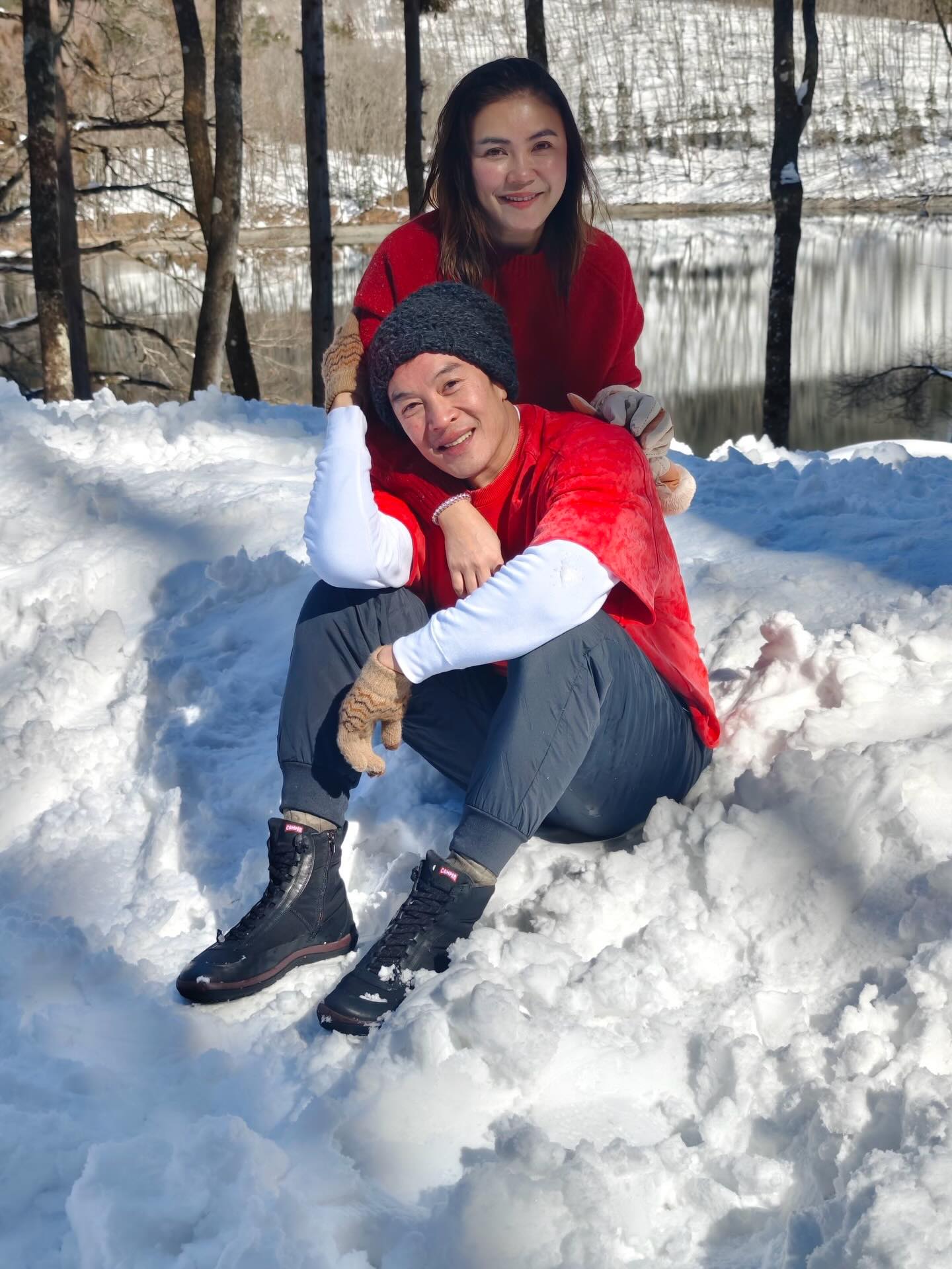 ชาคริต แย้มนาม