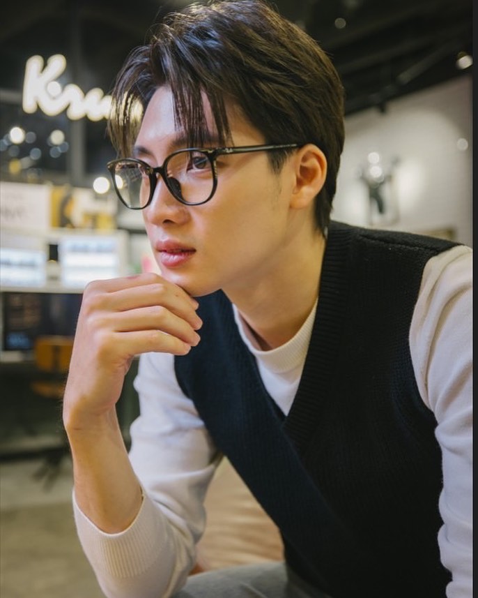 มีน - พีรวิชญ์ อรรถชิตสถาพร