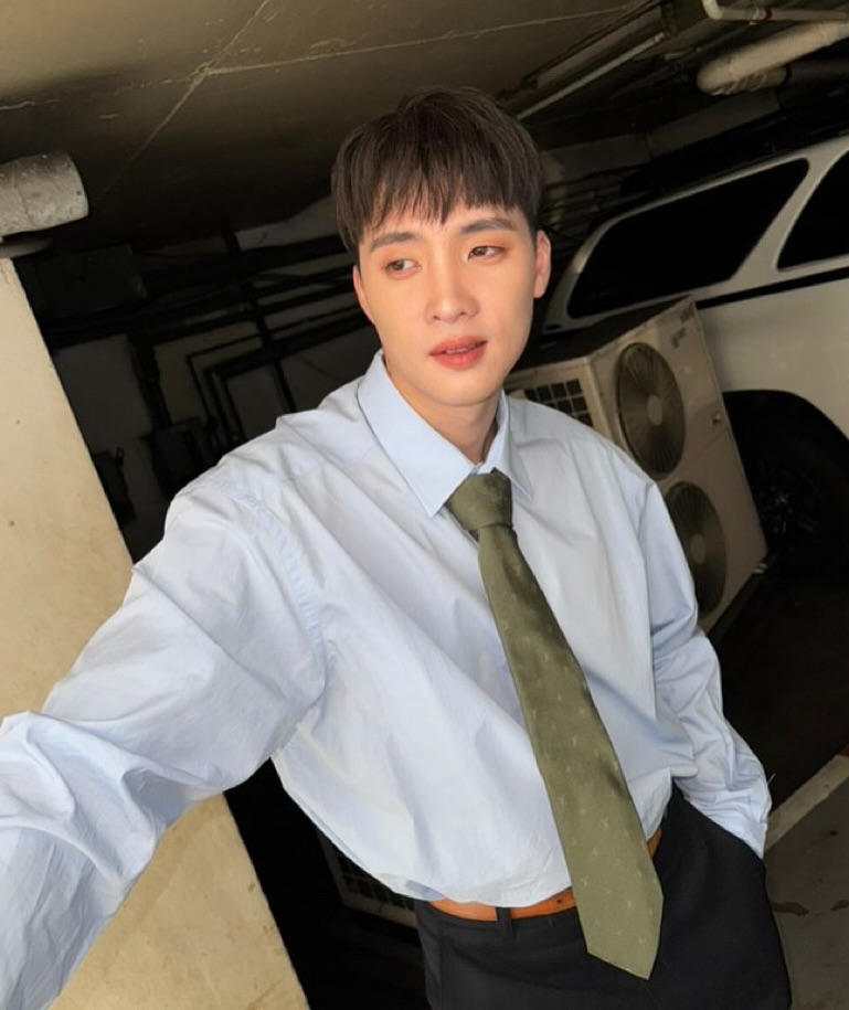มีน - พีรวิชญ์ อรรถชิตสถาพร