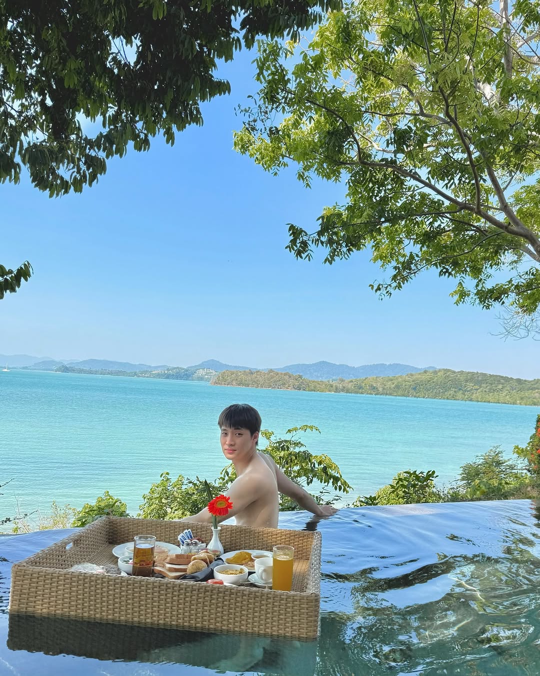 มีน - พีรวิชญ์ อรรถชิตสถาพร