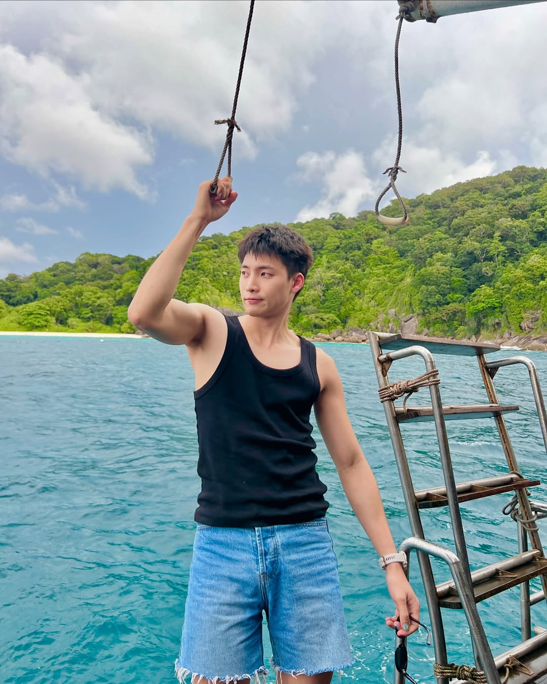 มีน - พีรวิชญ์ อรรถชิตสถาพร