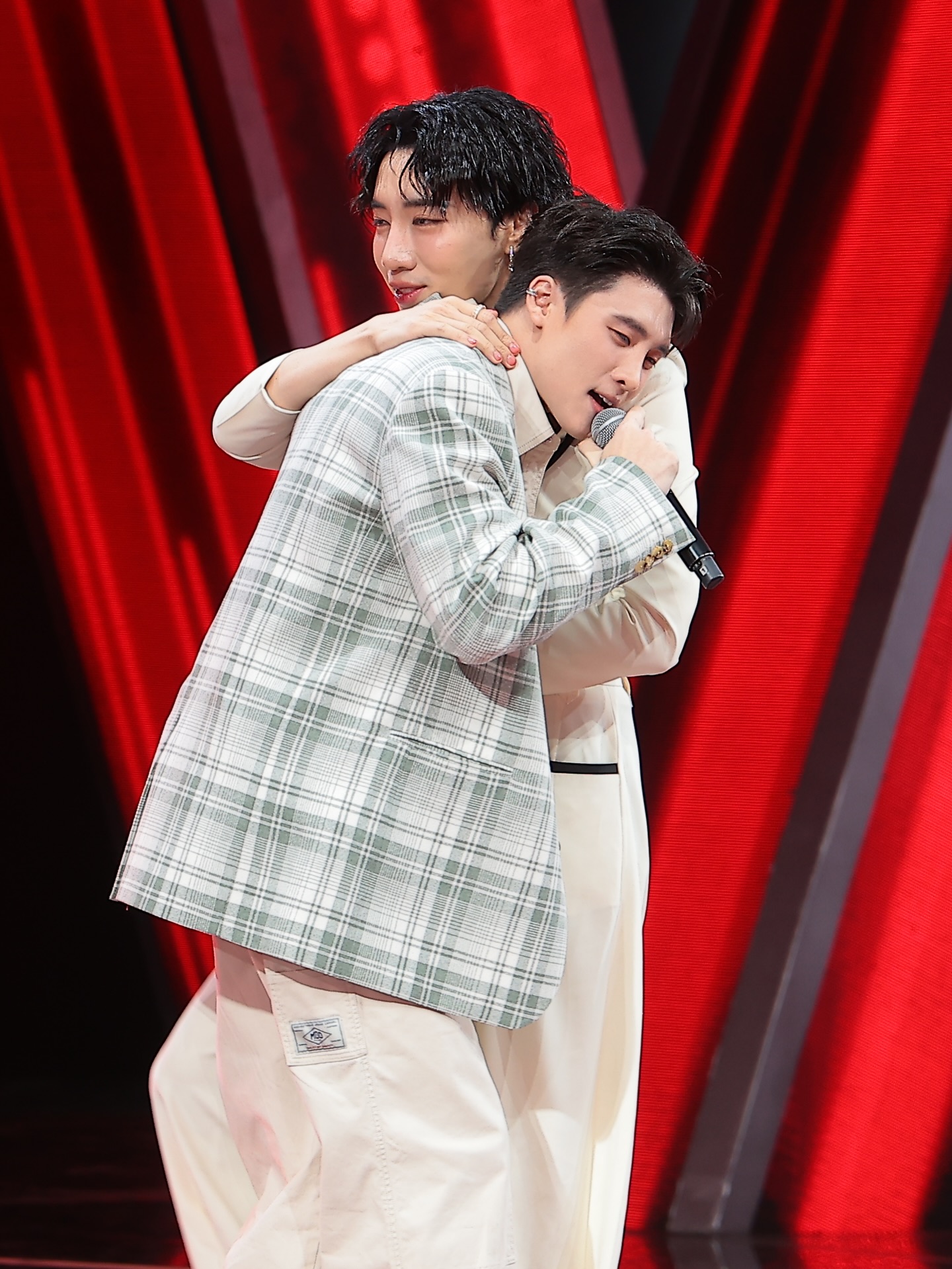 มีน - พีรวิชญ์ อรรถชิตสถาพร