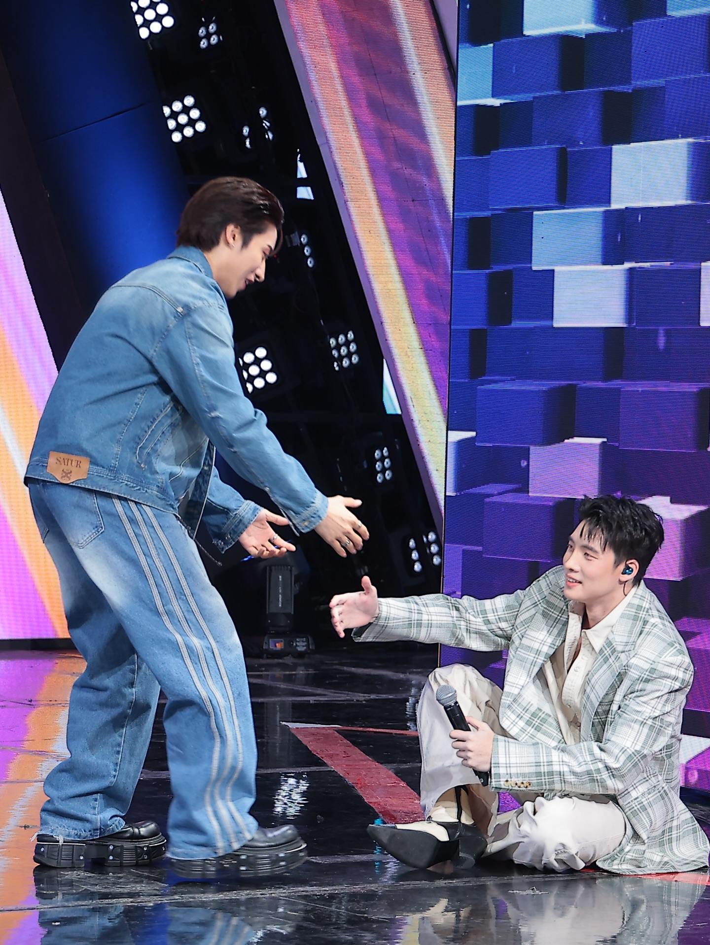 มีน - พีรวิชญ์ อรรถชิตสถาพร