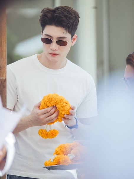 มีน - พีรวิชญ์ อรรถชิตสถาพร