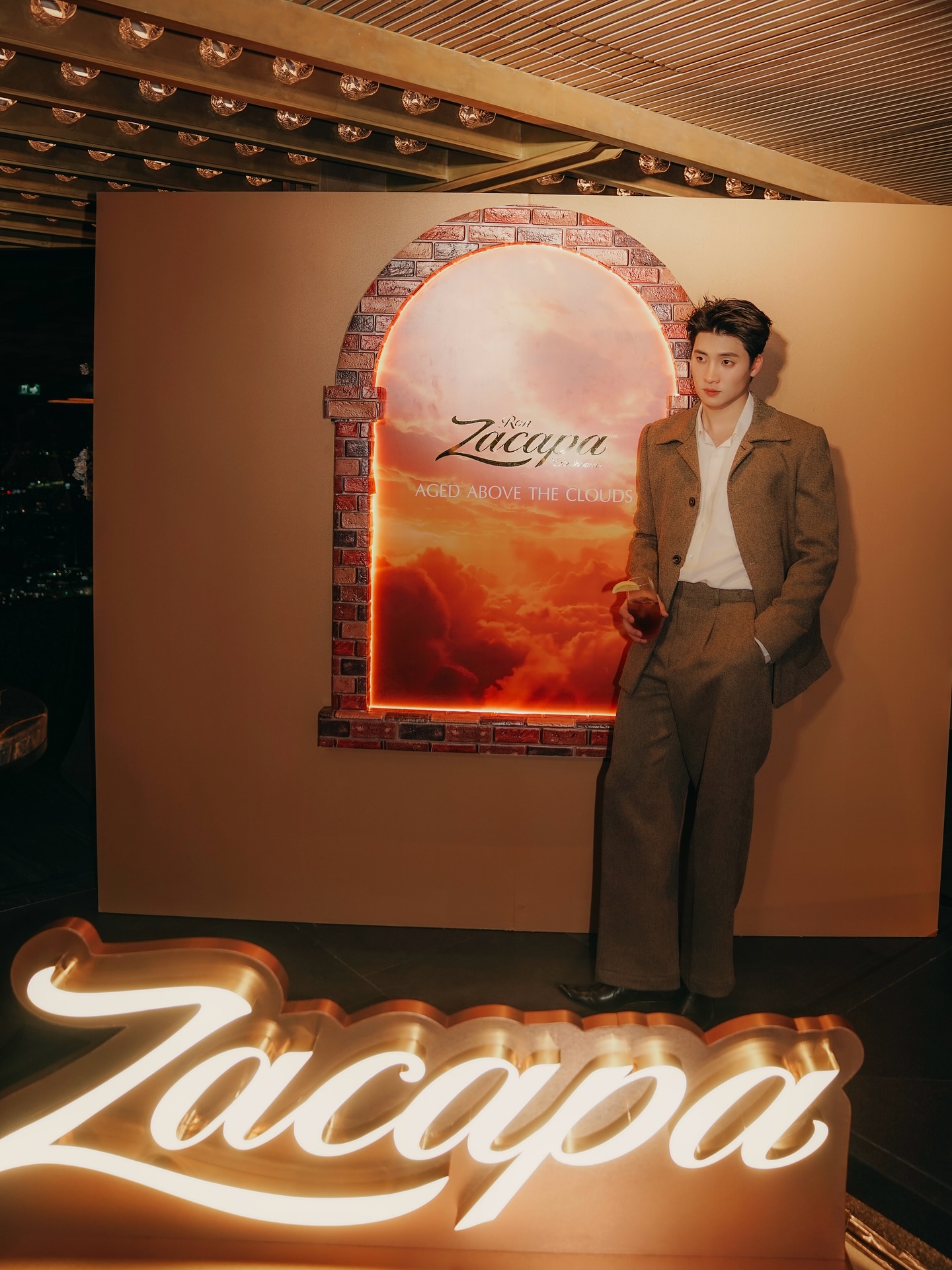 มีน - พีรวิชญ์ อรรถชิตสถาพร