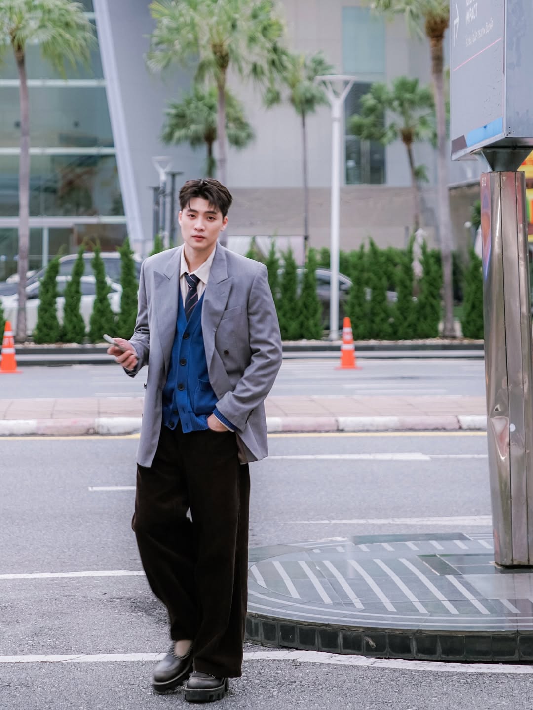 มีน - พีรวิชญ์ อรรถชิตสถาพร