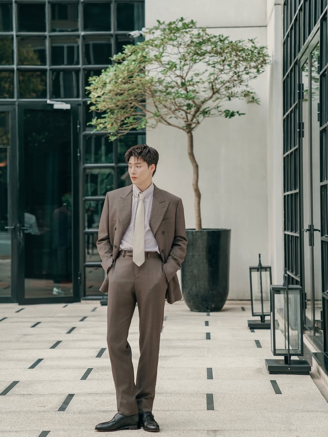 มีน - พีรวิชญ์ อรรถชิตสถาพร