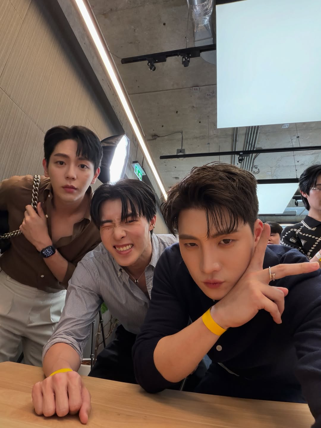มีน - พีรวิชญ์ อรรถชิตสถาพร
