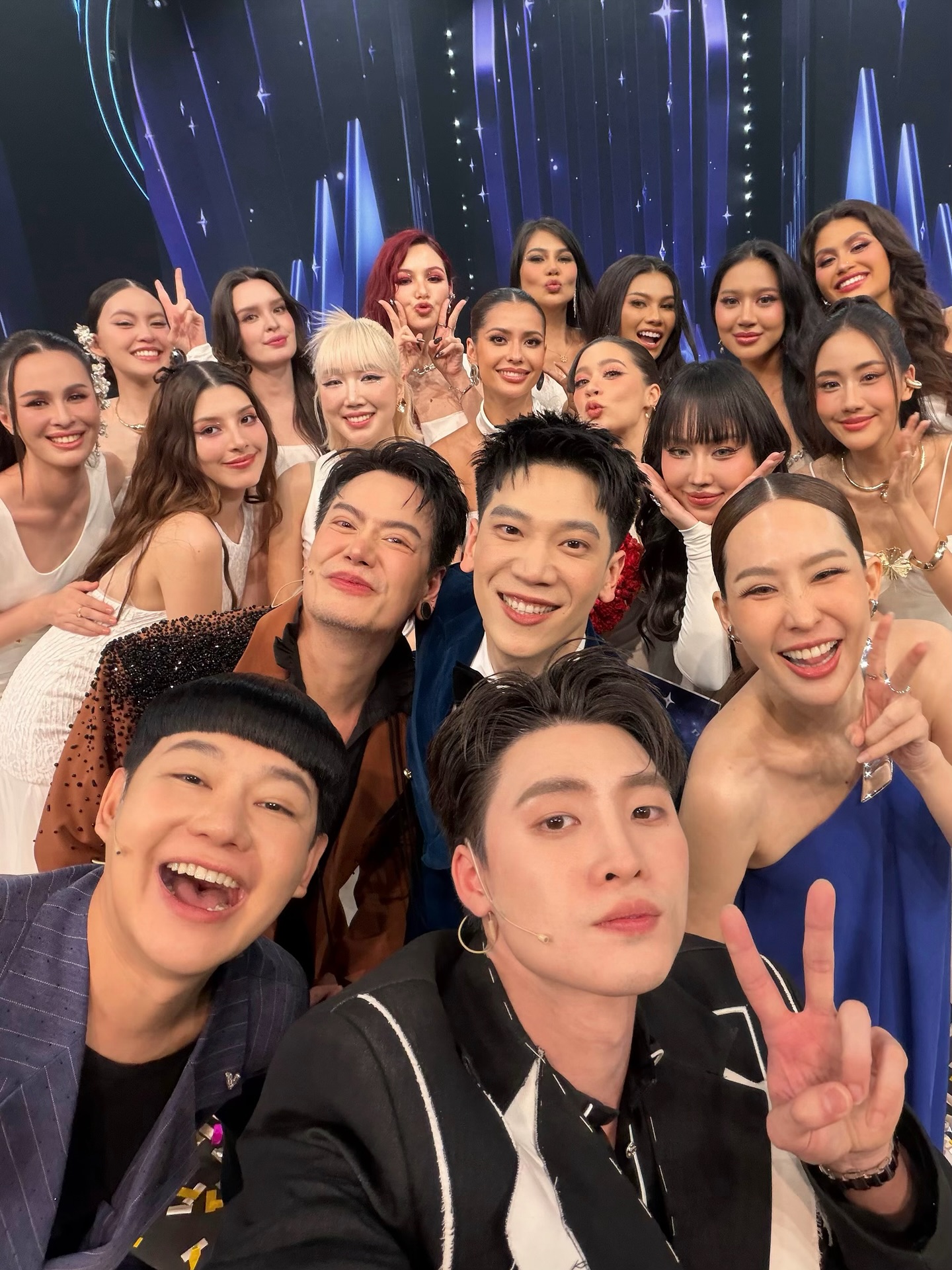 มีน - พีรวิชญ์ อรรถชิตสถาพร