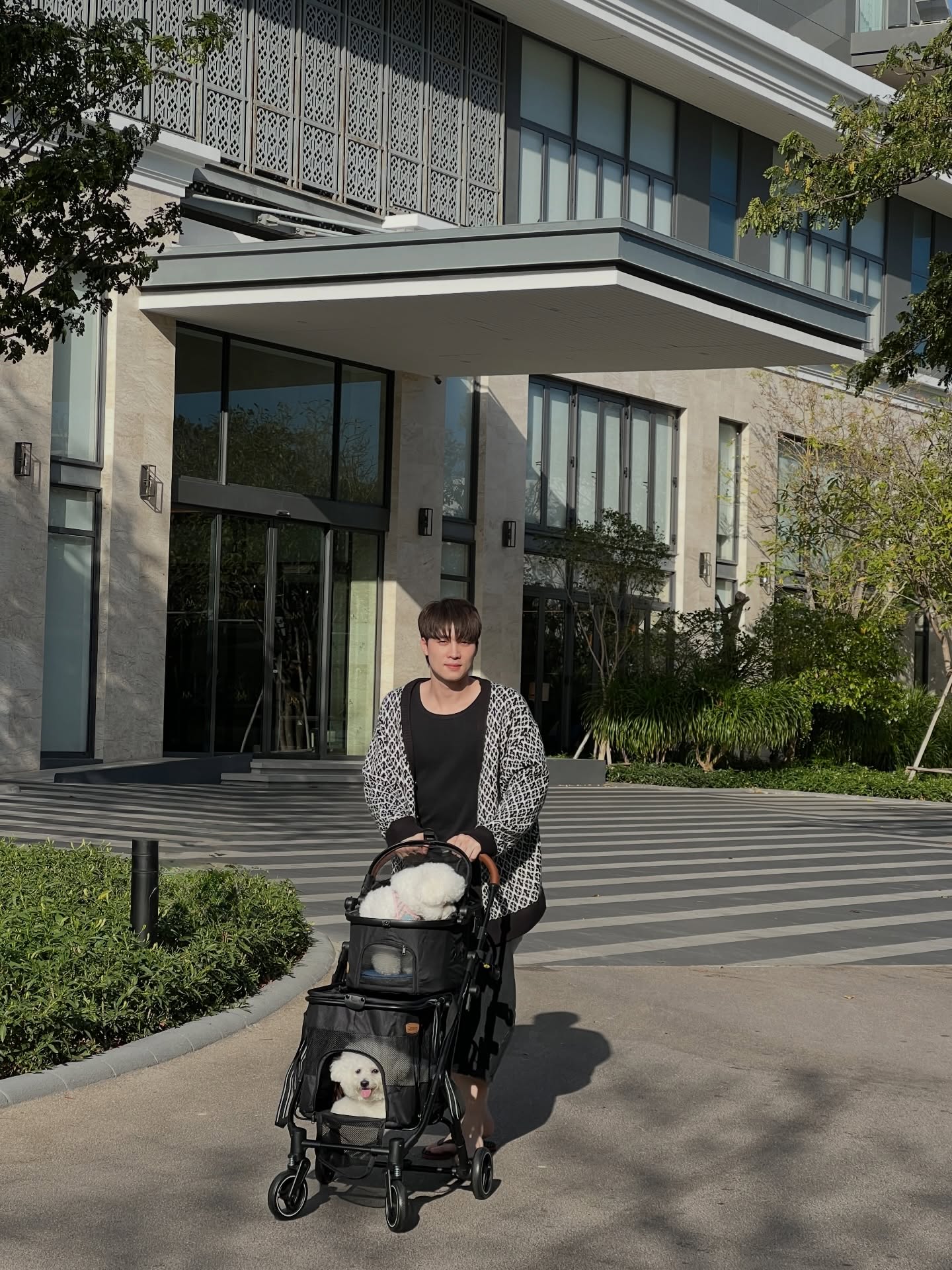 มีน - พีรวิชญ์ อรรถชิตสถาพร