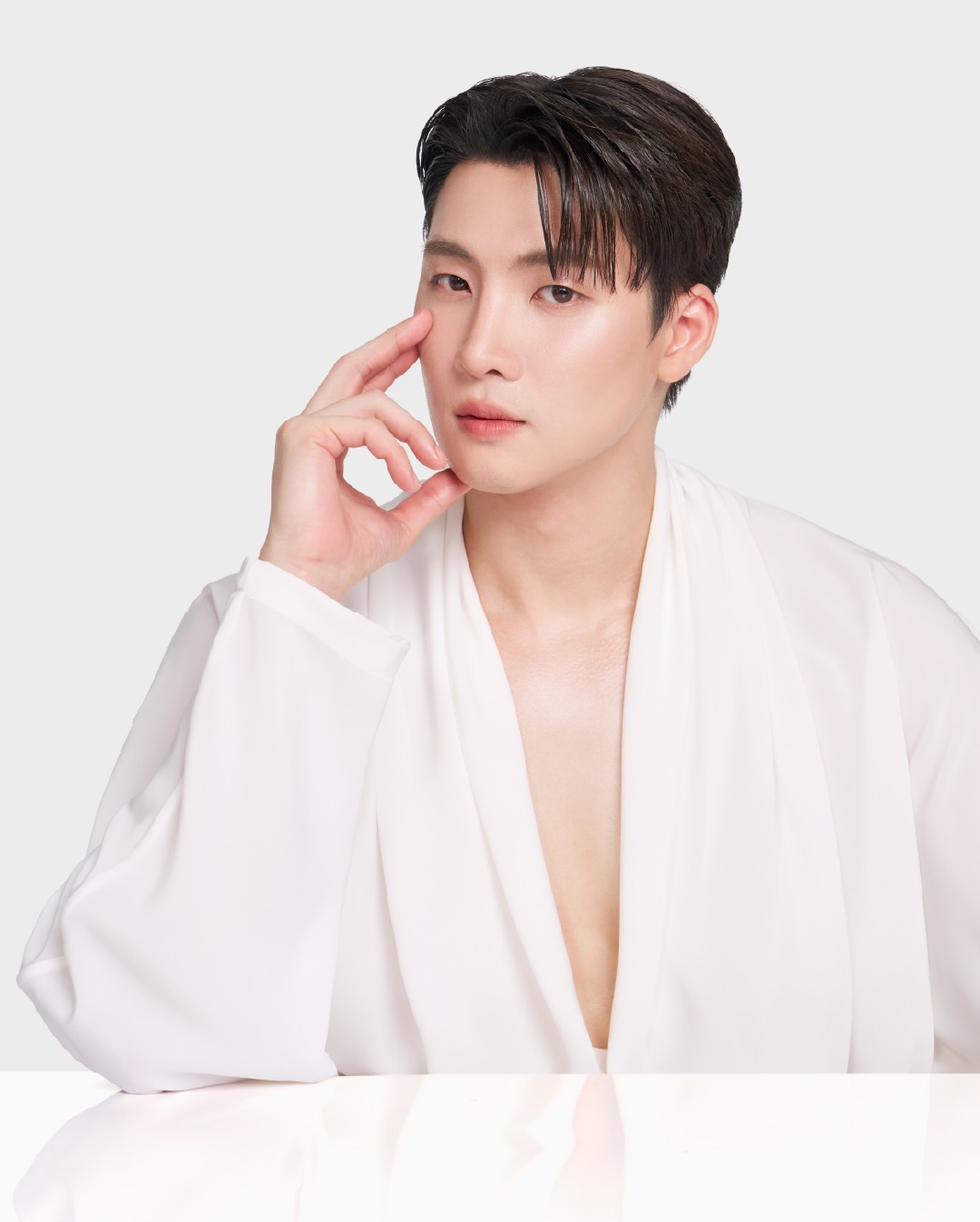 มีน - พีรวิชญ์ อรรถชิตสถาพร