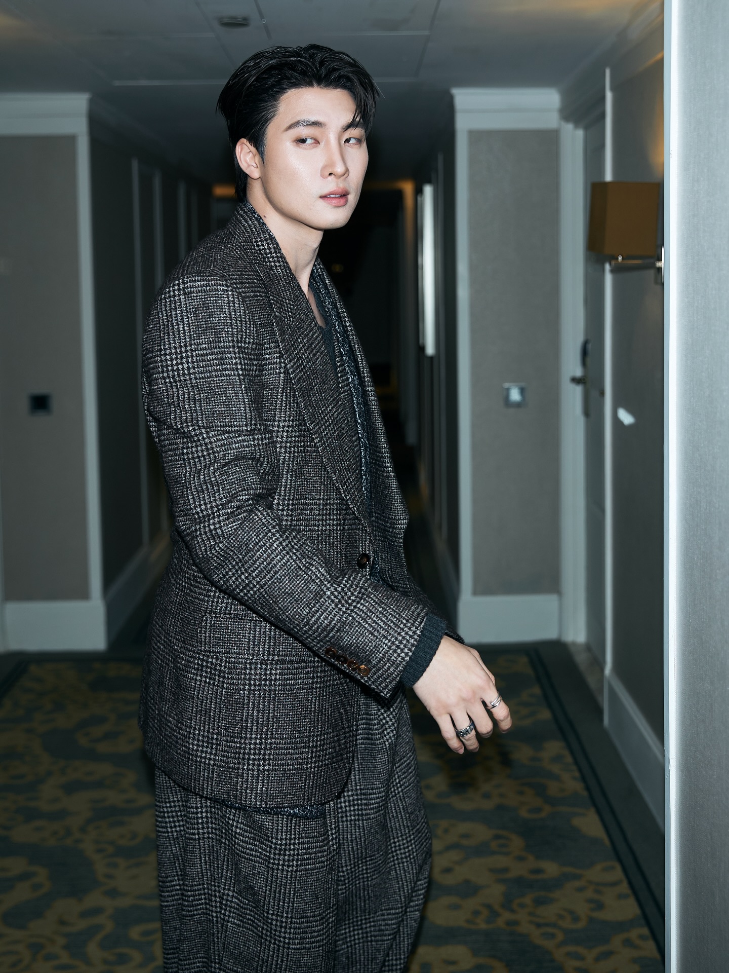 มีน - พีรวิชญ์ อรรถชิตสถาพร