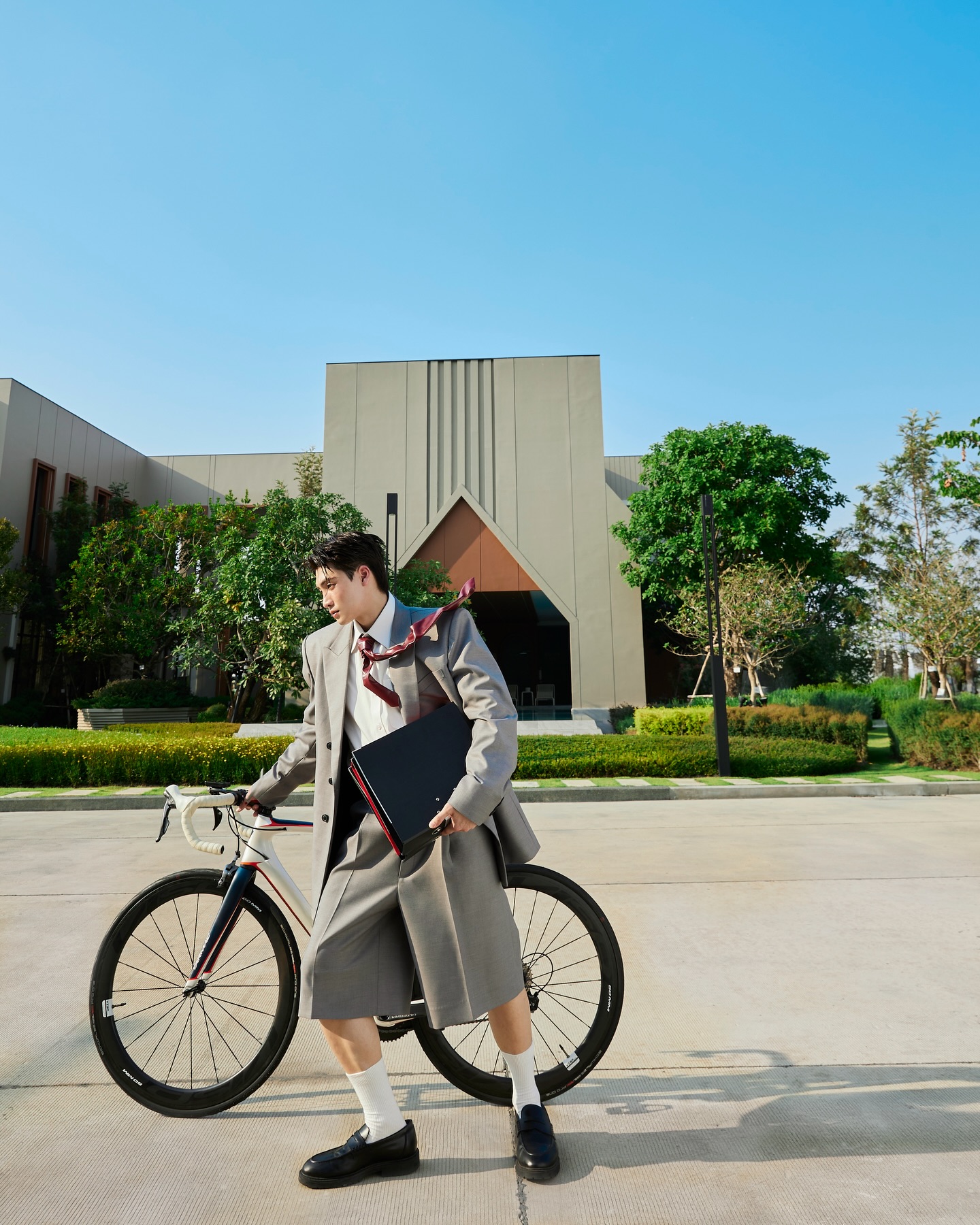 มีน - พีรวิชญ์ อรรถชิตสถาพร