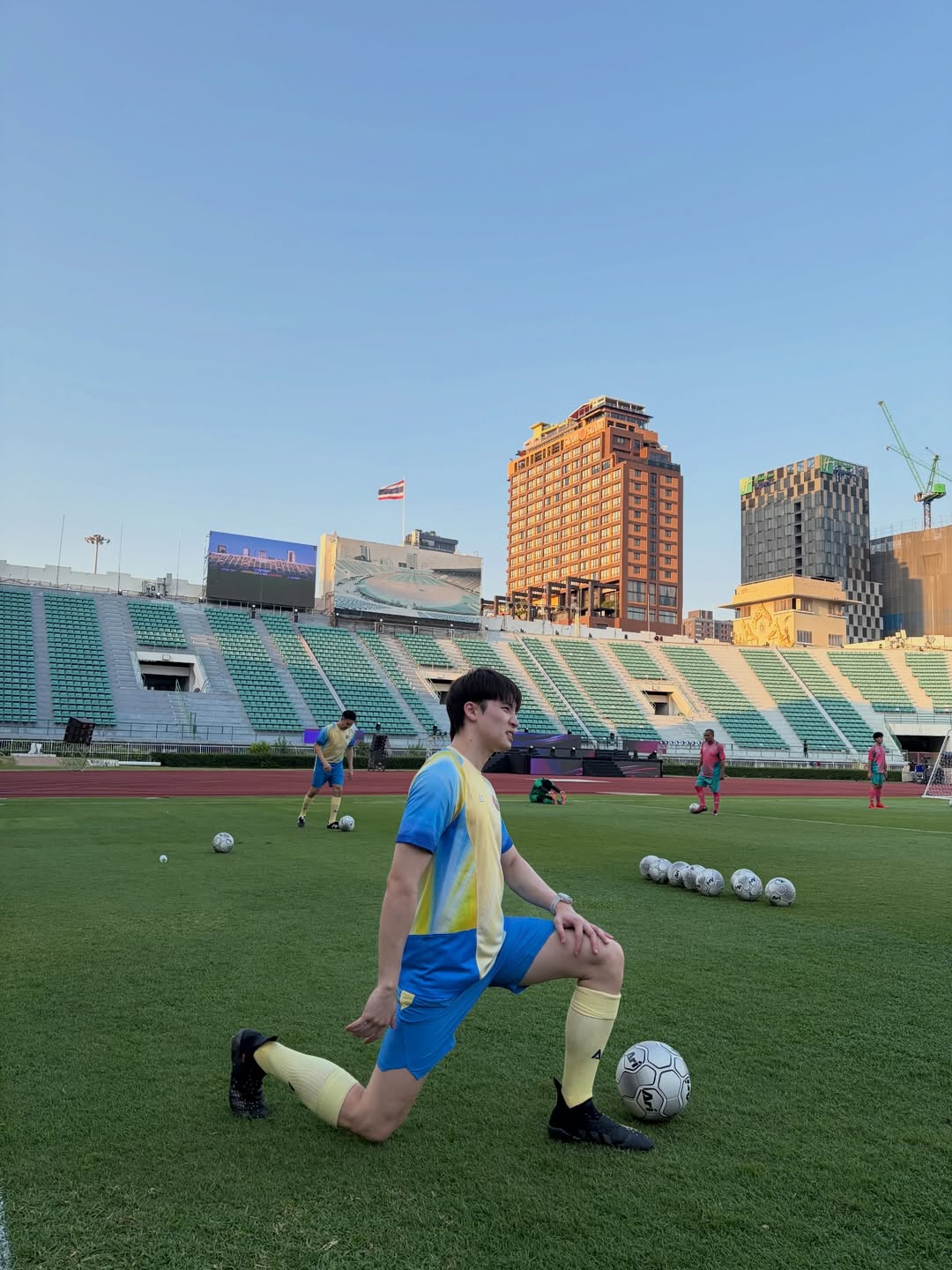 มีน - พีรวิชญ์ อรรถชิตสถาพร