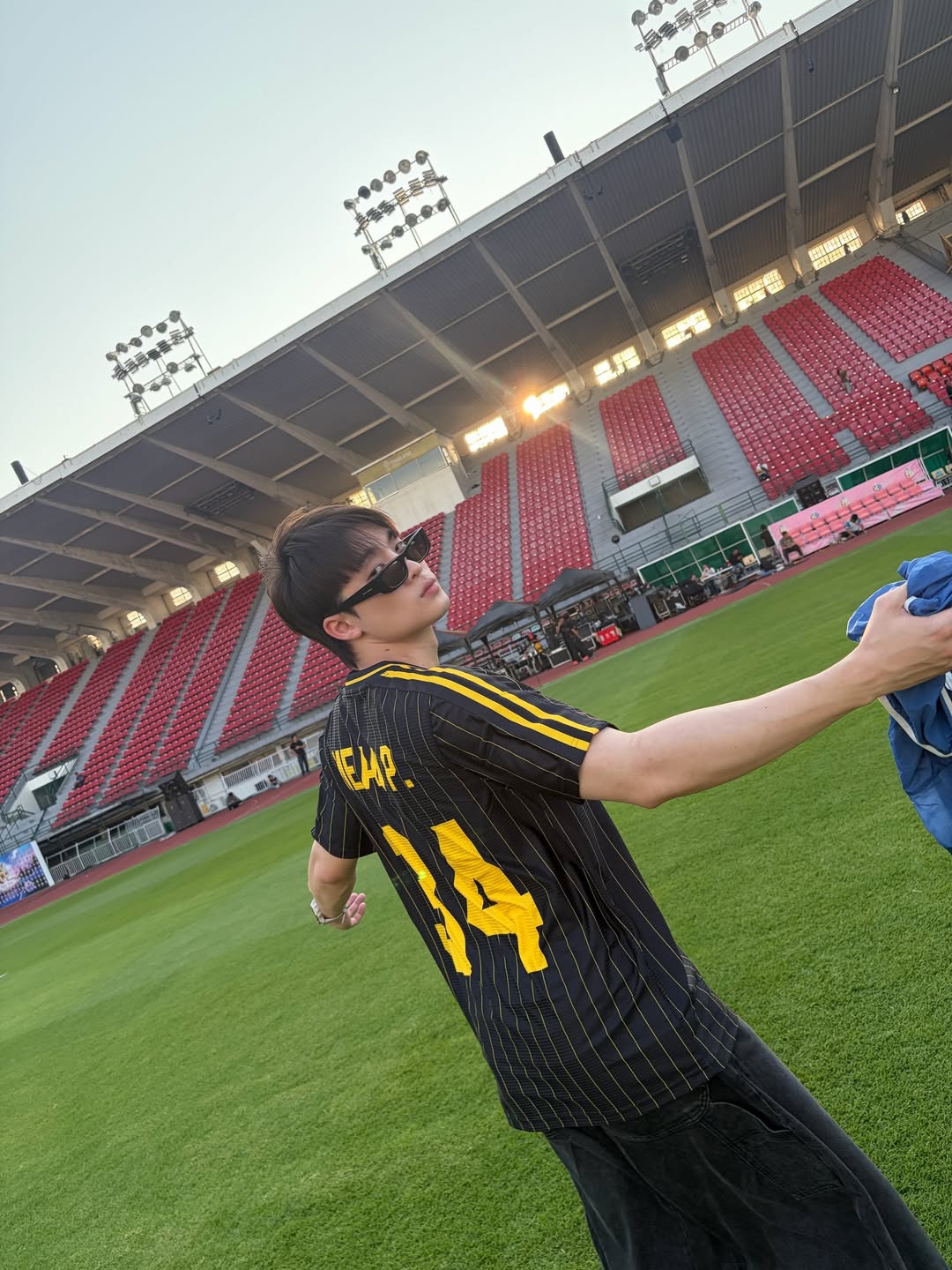 มีน - พีรวิชญ์ อรรถชิตสถาพร