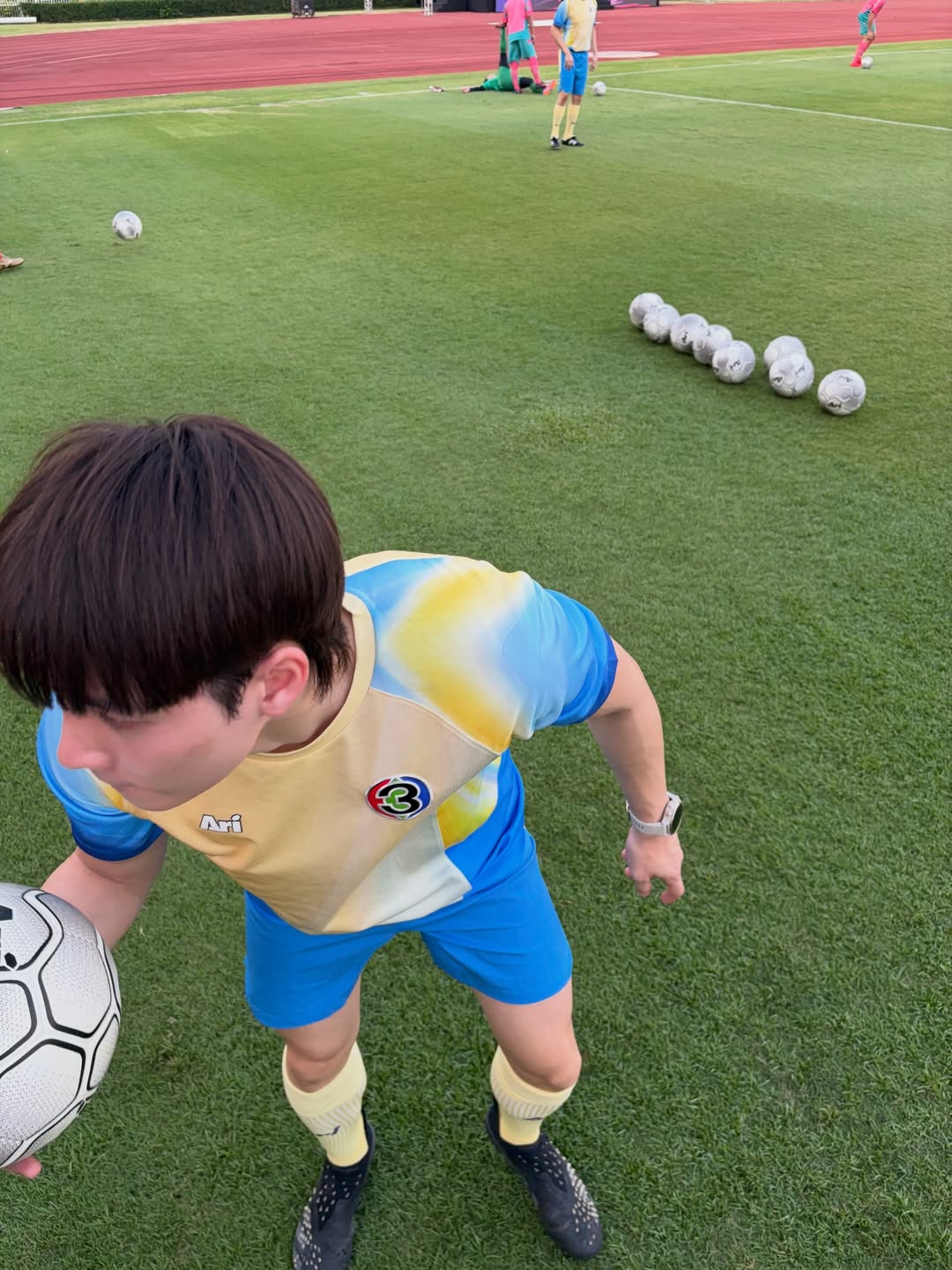 มีน - พีรวิชญ์ อรรถชิตสถาพร