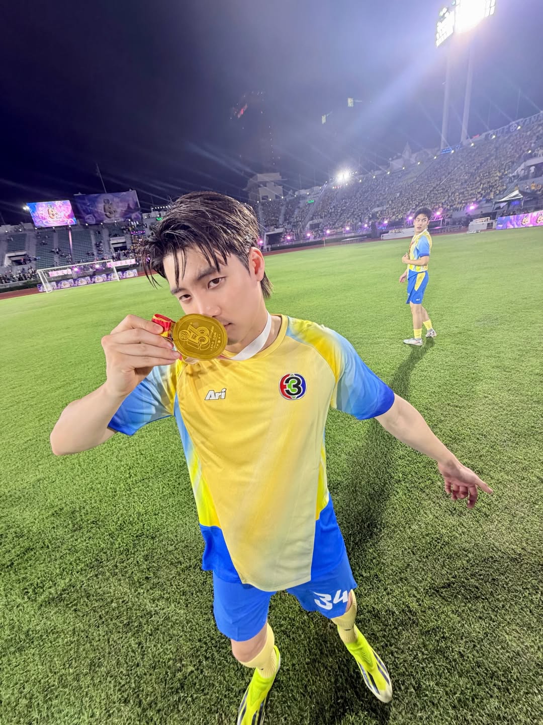 มีน - พีรวิชญ์ อรรถชิตสถาพร