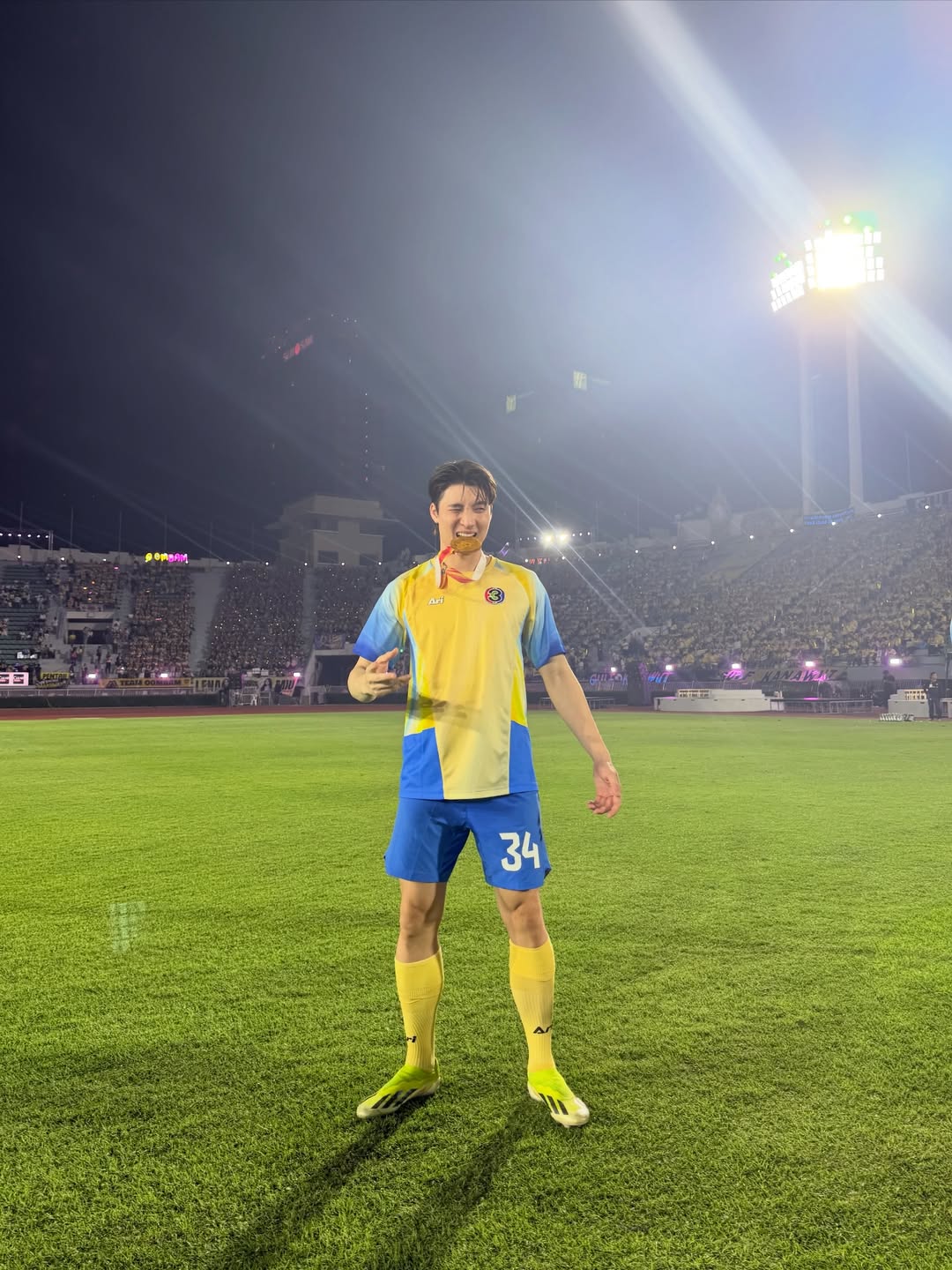 มีน - พีรวิชญ์ อรรถชิตสถาพร