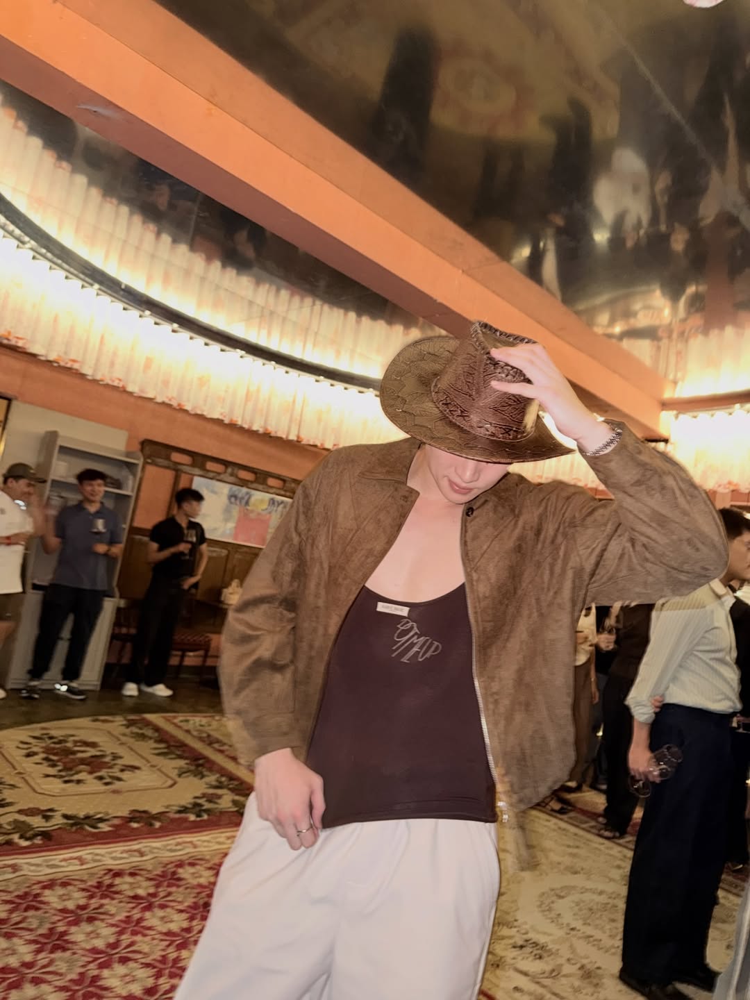 มีน - พีรวิชญ์ อรรถชิตสถาพร