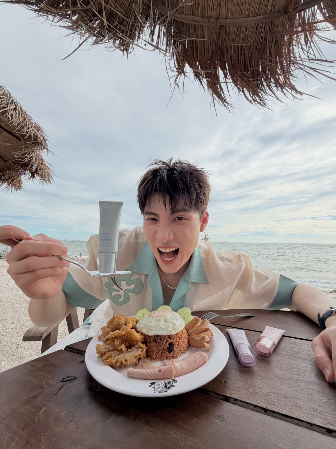 มีน - พีรวิชญ์ อรรถชิตสถาพร