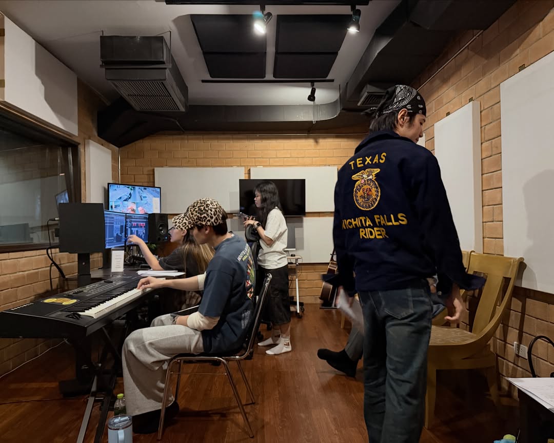 มีน - พีรวิชญ์ อรรถชิตสถาพร