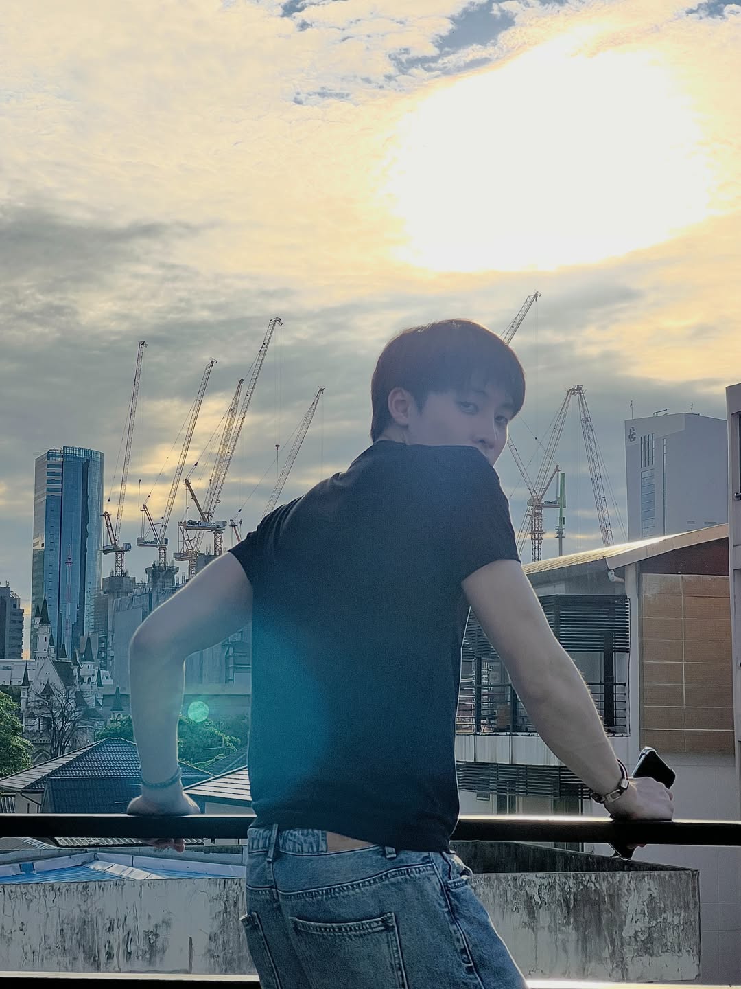 มีน - พีรวิชญ์ อรรถชิตสถาพร