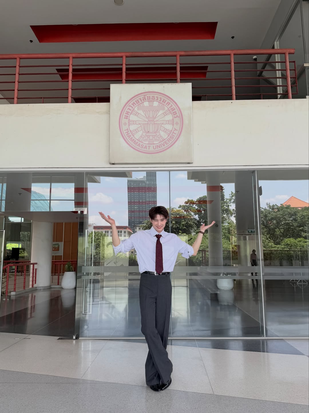 มีน - พีรวิชญ์ อรรถชิตสถาพร