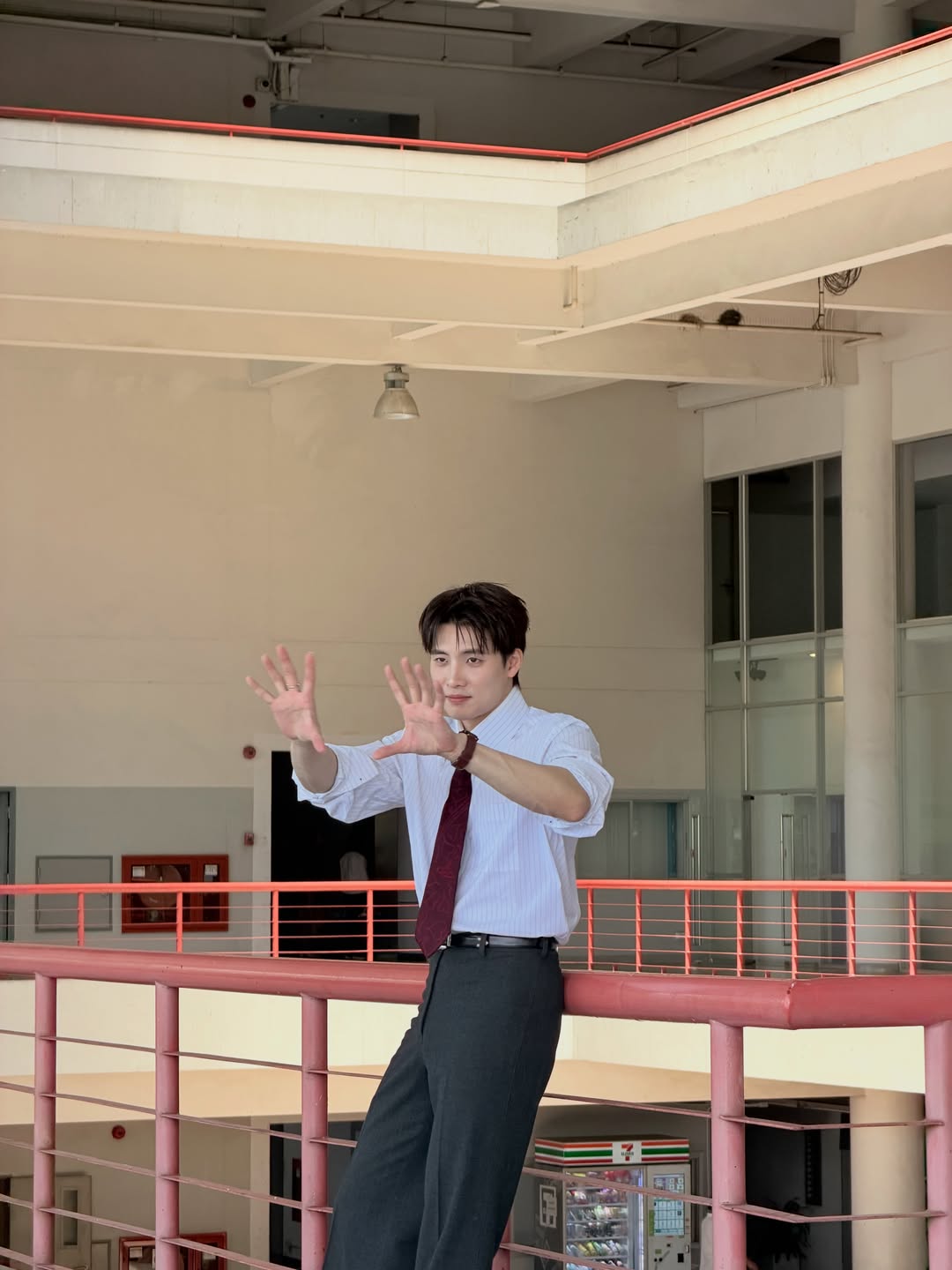 มีน - พีรวิชญ์ อรรถชิตสถาพร