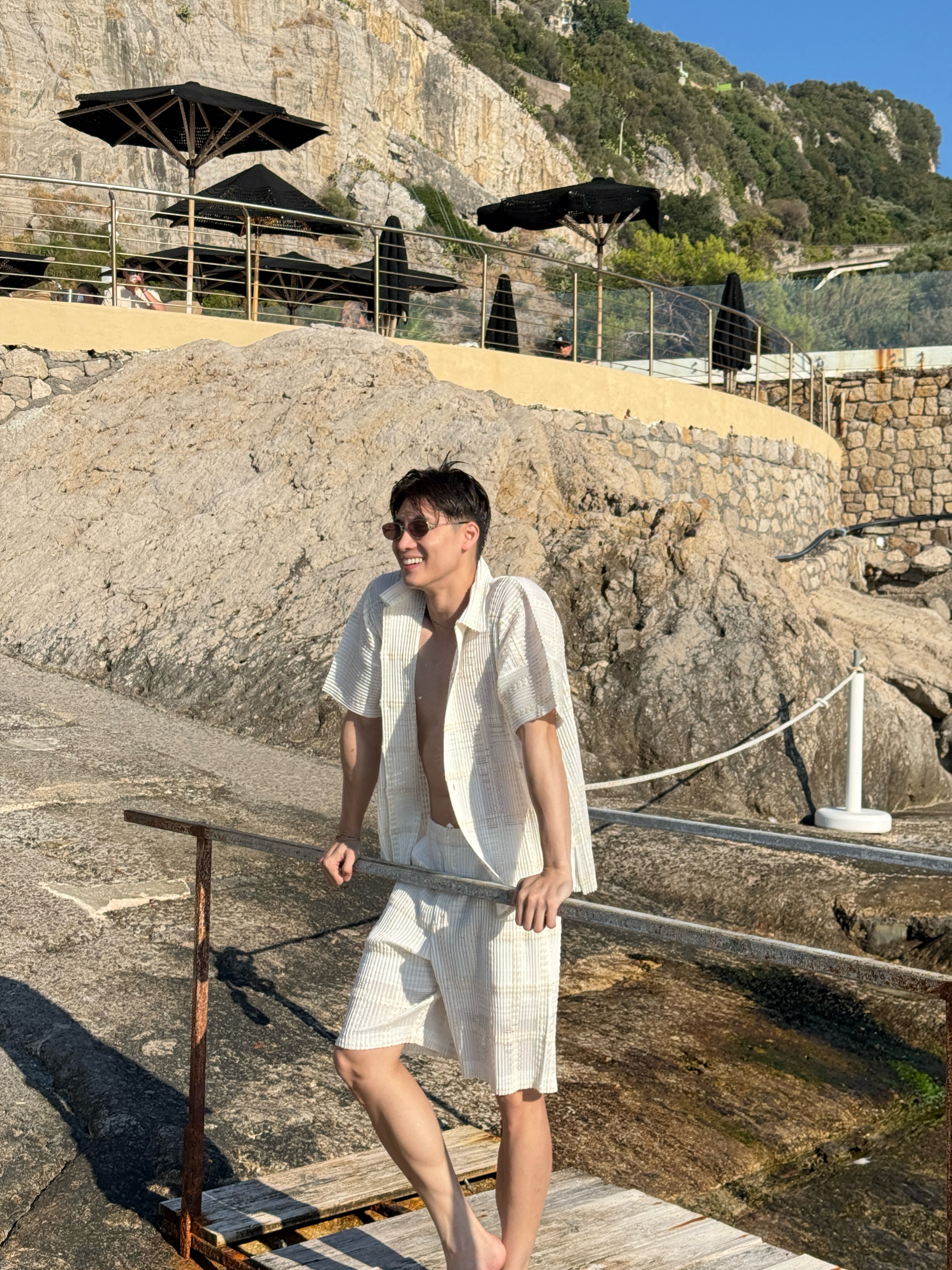 มีน - พีรวิชญ์ อรรถชิตสถาพร