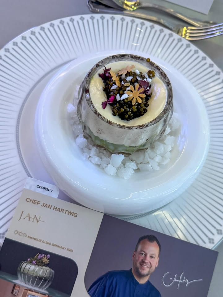 โยเกิร์ต - ณัฐฐชาช์ บุญประชม