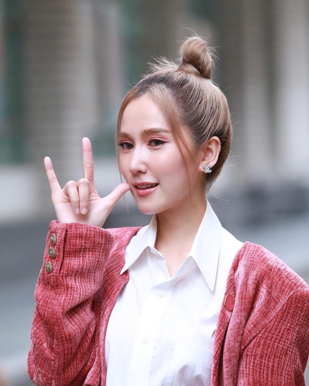เนสท์ - นิศาชล สิ่วไธสง