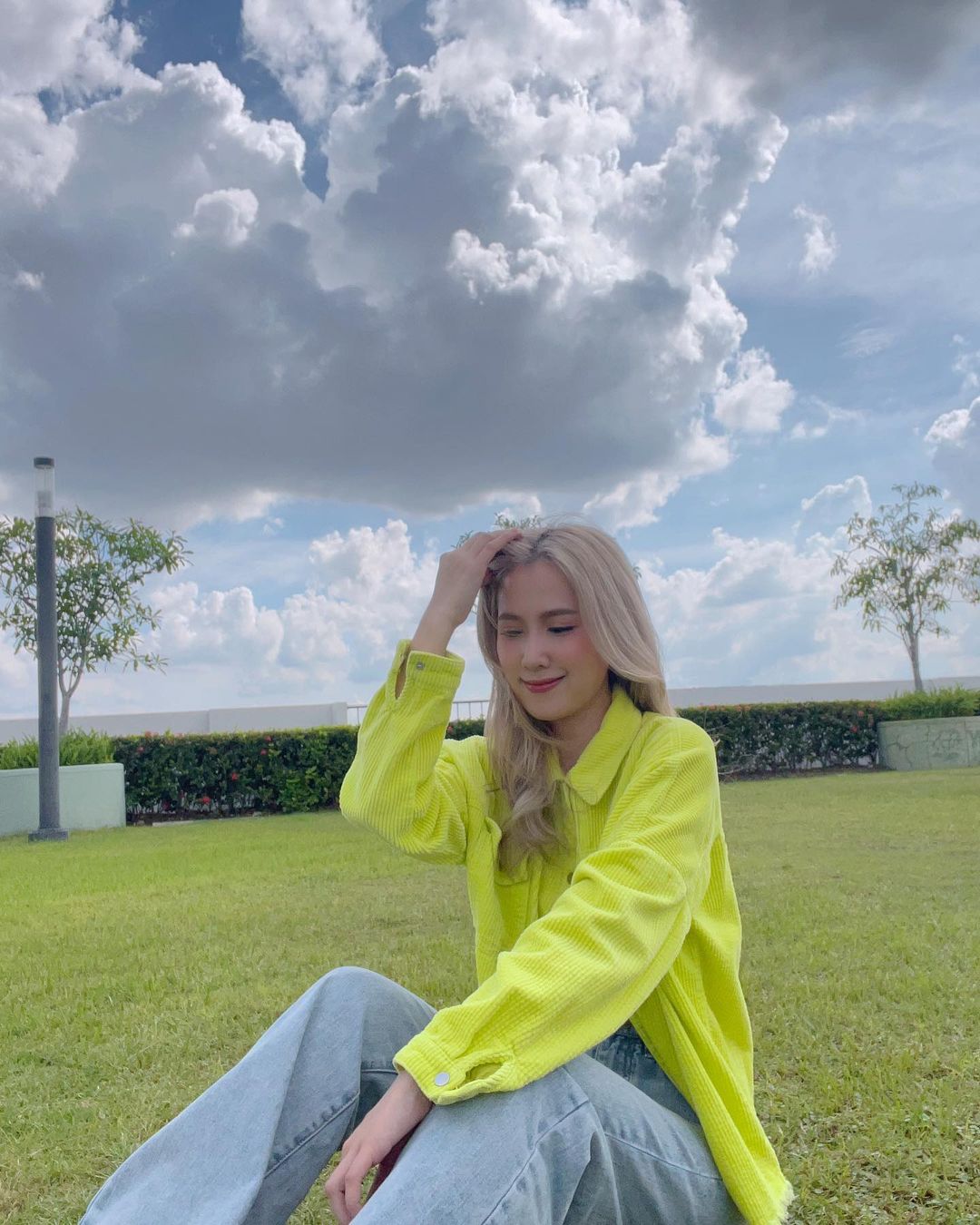 เนสท์ - นิศาชล สิ่วไธสง