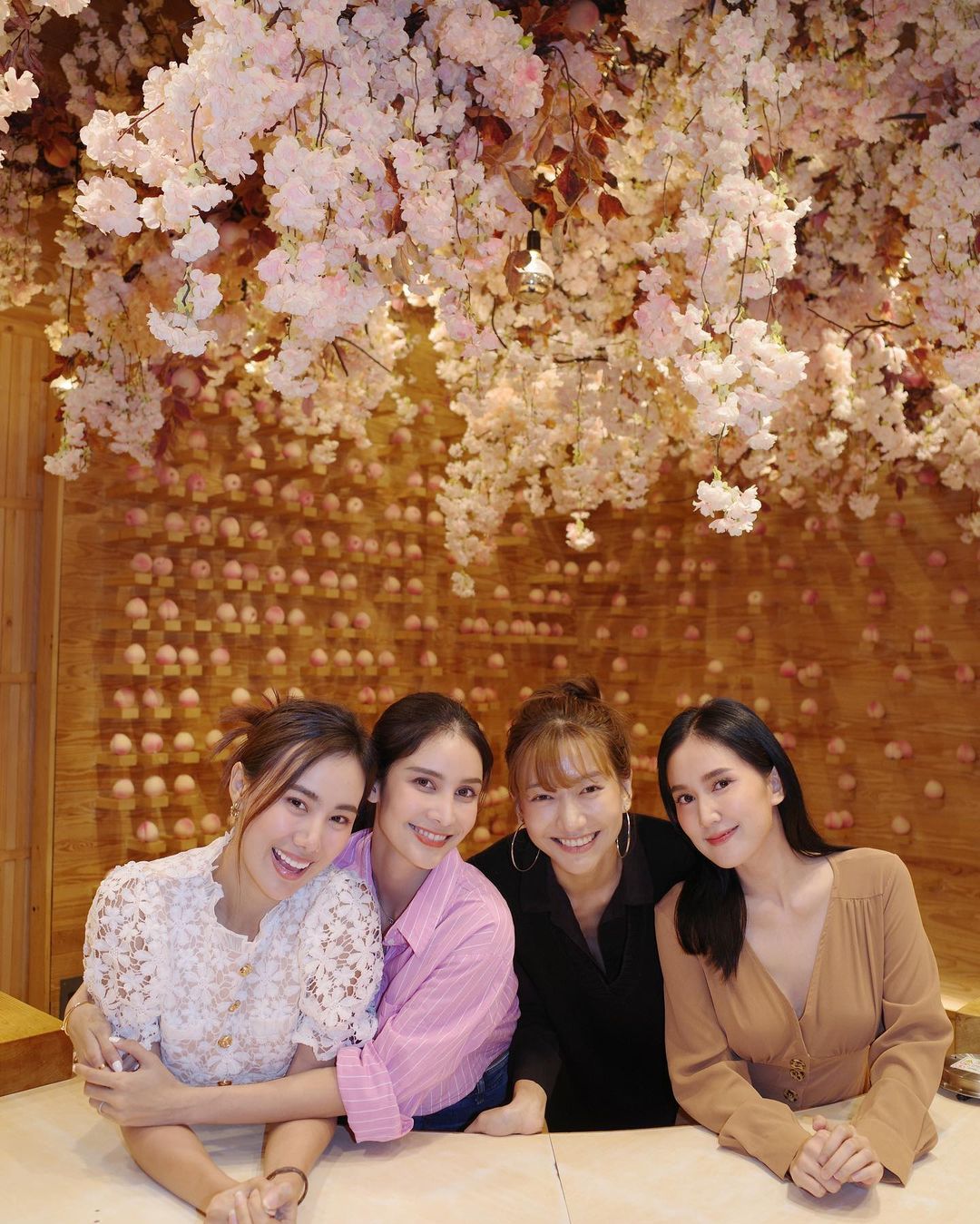 เนสท์ - นิศาชล สิ่วไธสง