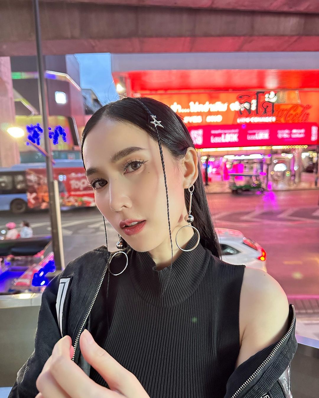 เนสท์ - นิศาชล สิ่วไธสง