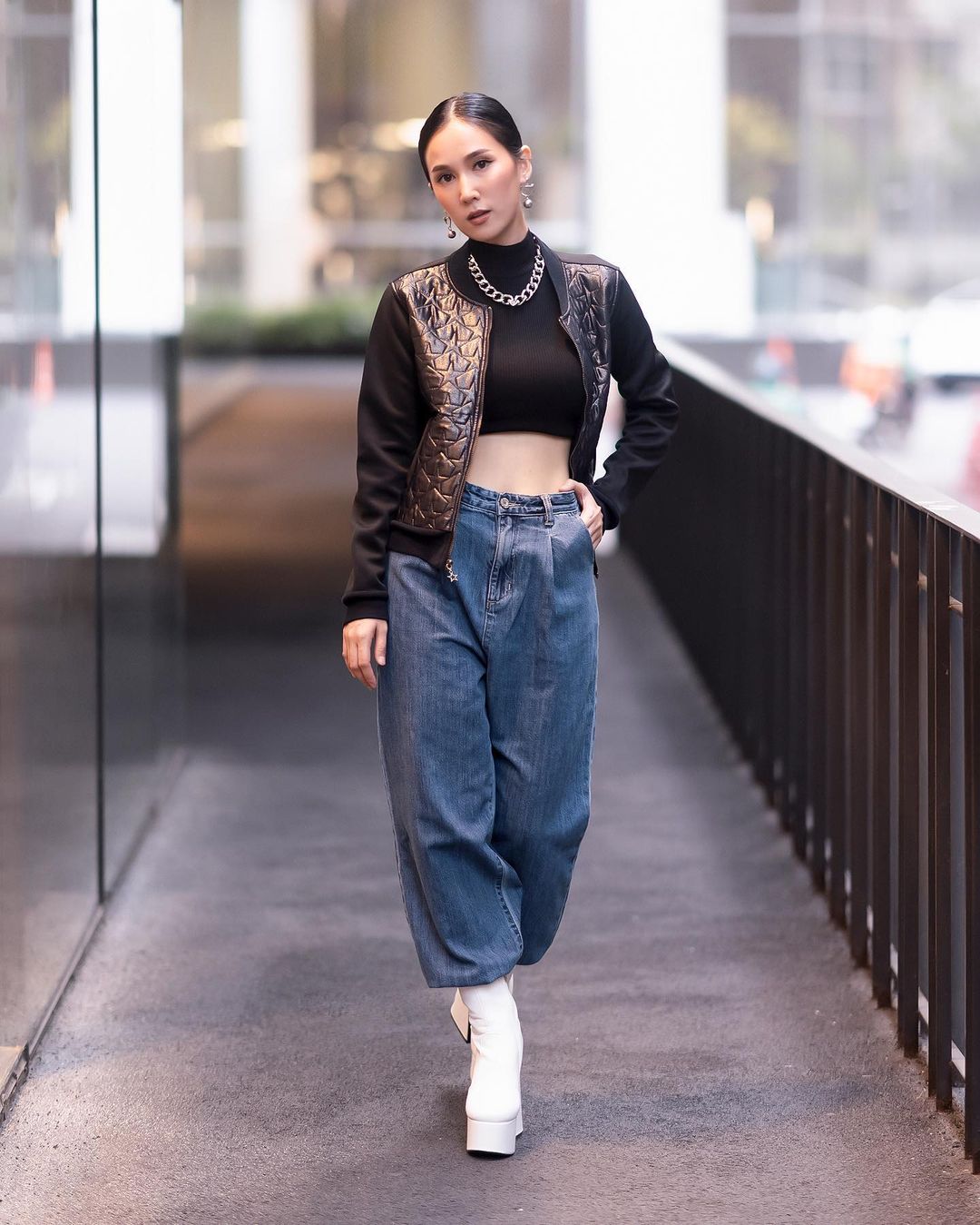 เนสท์ - นิศาชล สิ่วไธสง