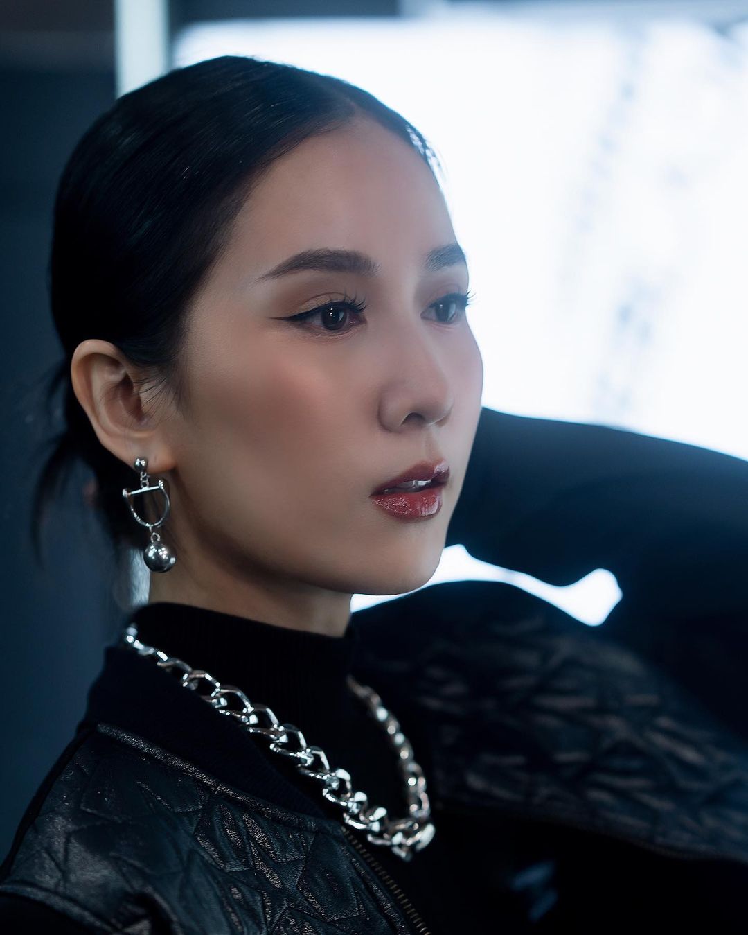 เนสท์ - นิศาชล สิ่วไธสง