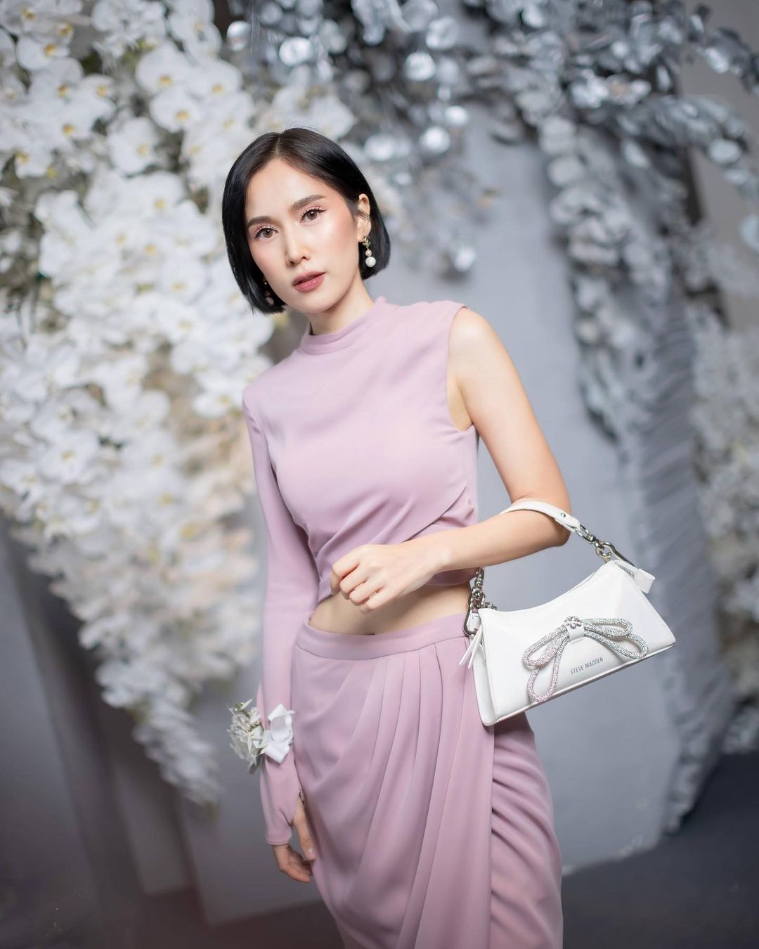 เนสท์ - นิศาชล สิ่วไธสง
