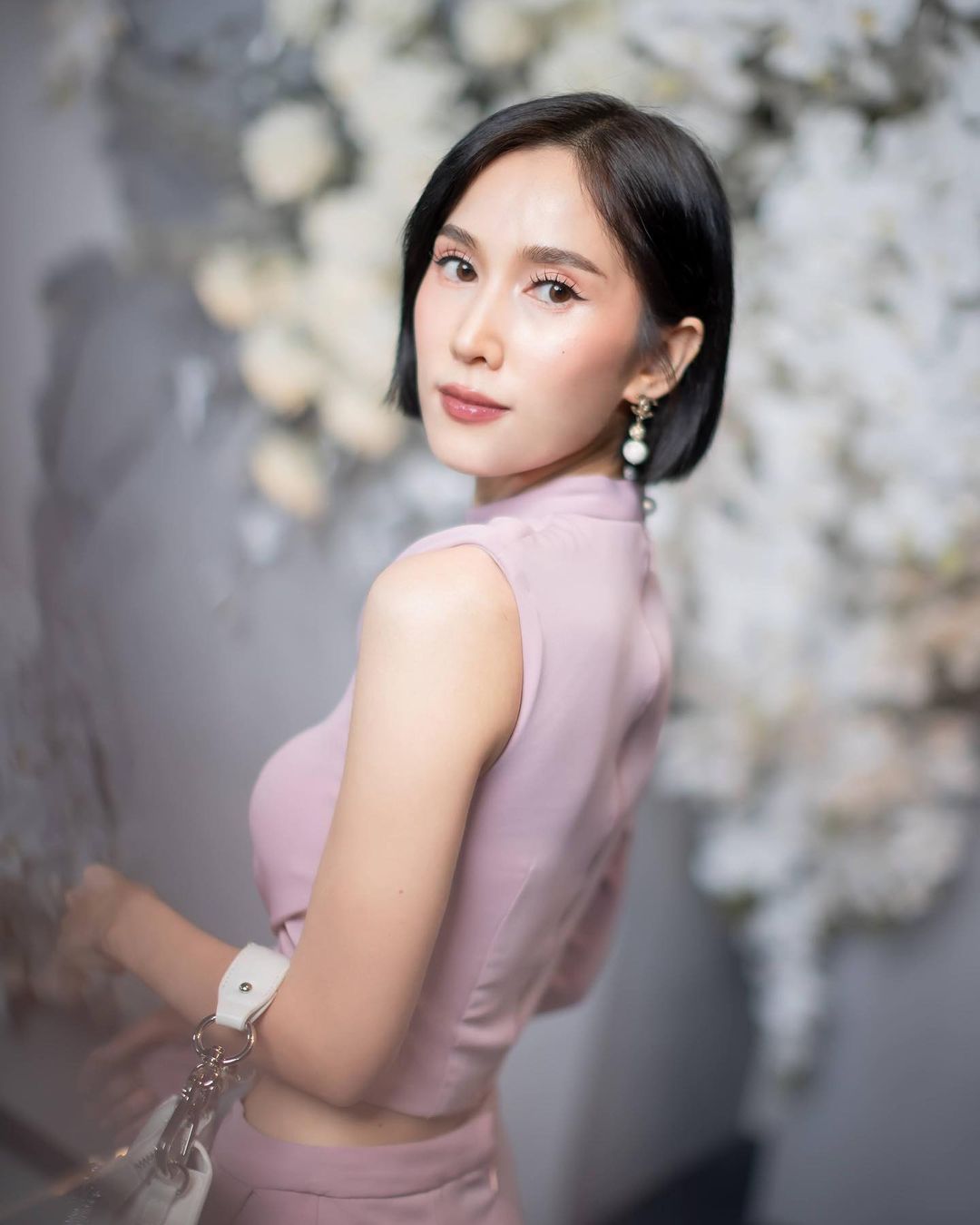 เนสท์ - นิศาชล สิ่วไธสง
