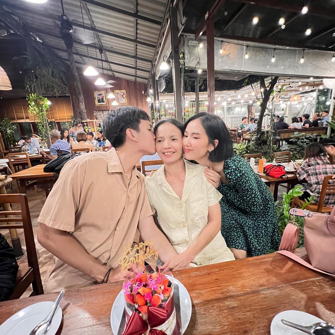 เนสท์ - นิศาชล สิ่วไธสง