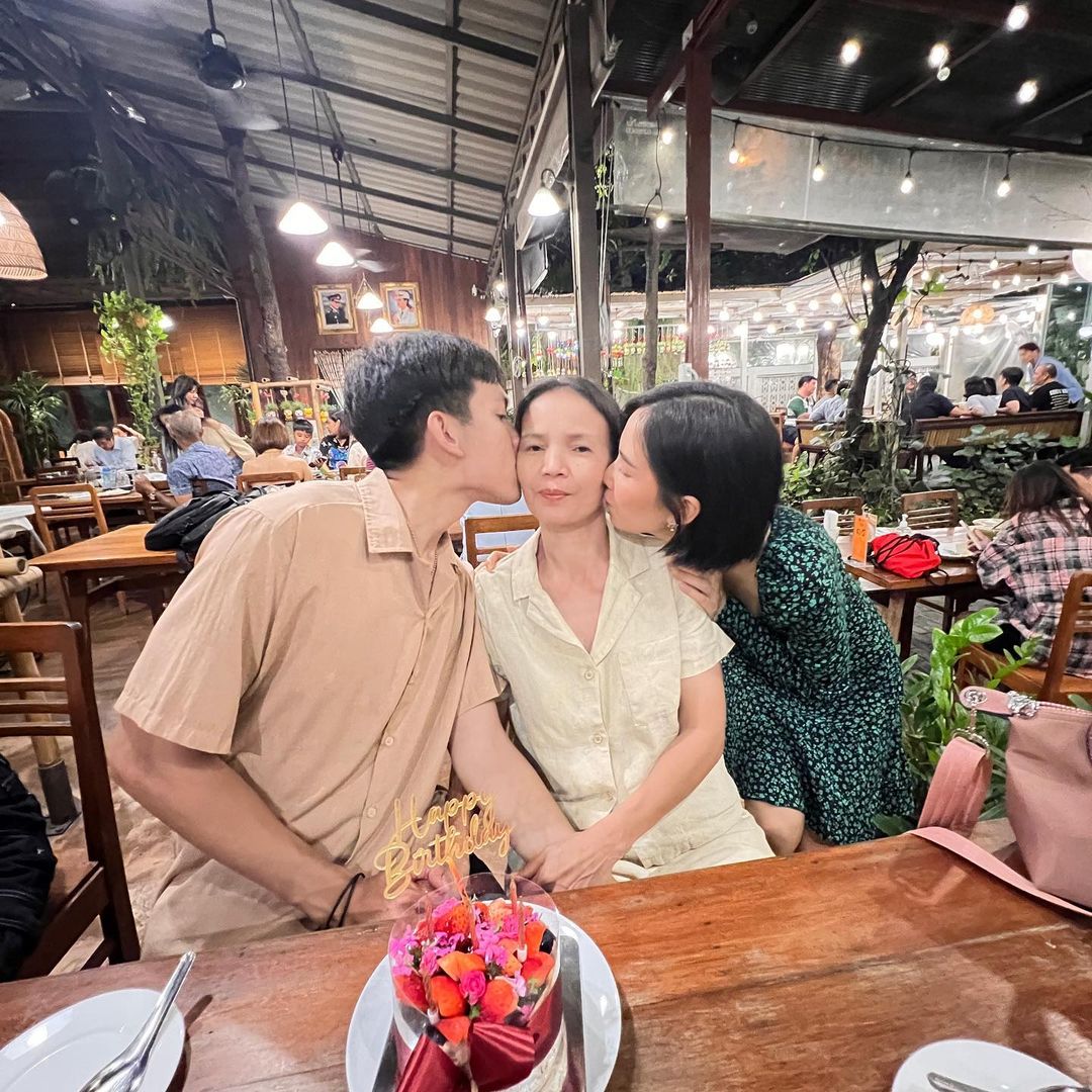 เนสท์ - นิศาชล สิ่วไธสง