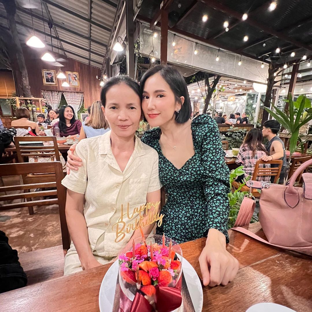 เนสท์ - นิศาชล สิ่วไธสง
