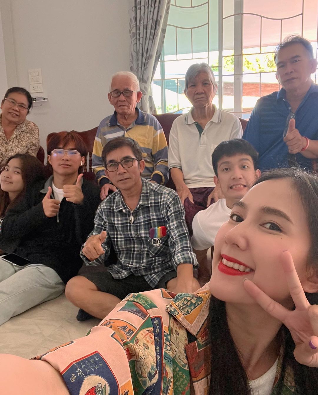 เนสท์ - นิศาชล สิ่วไธสง