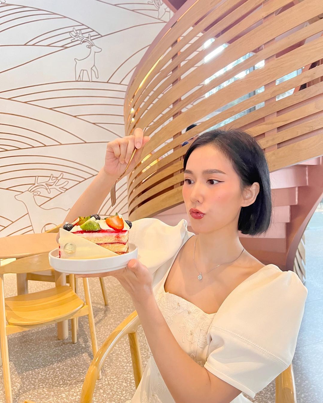 เนสท์ - นิศาชล สิ่วไธสง