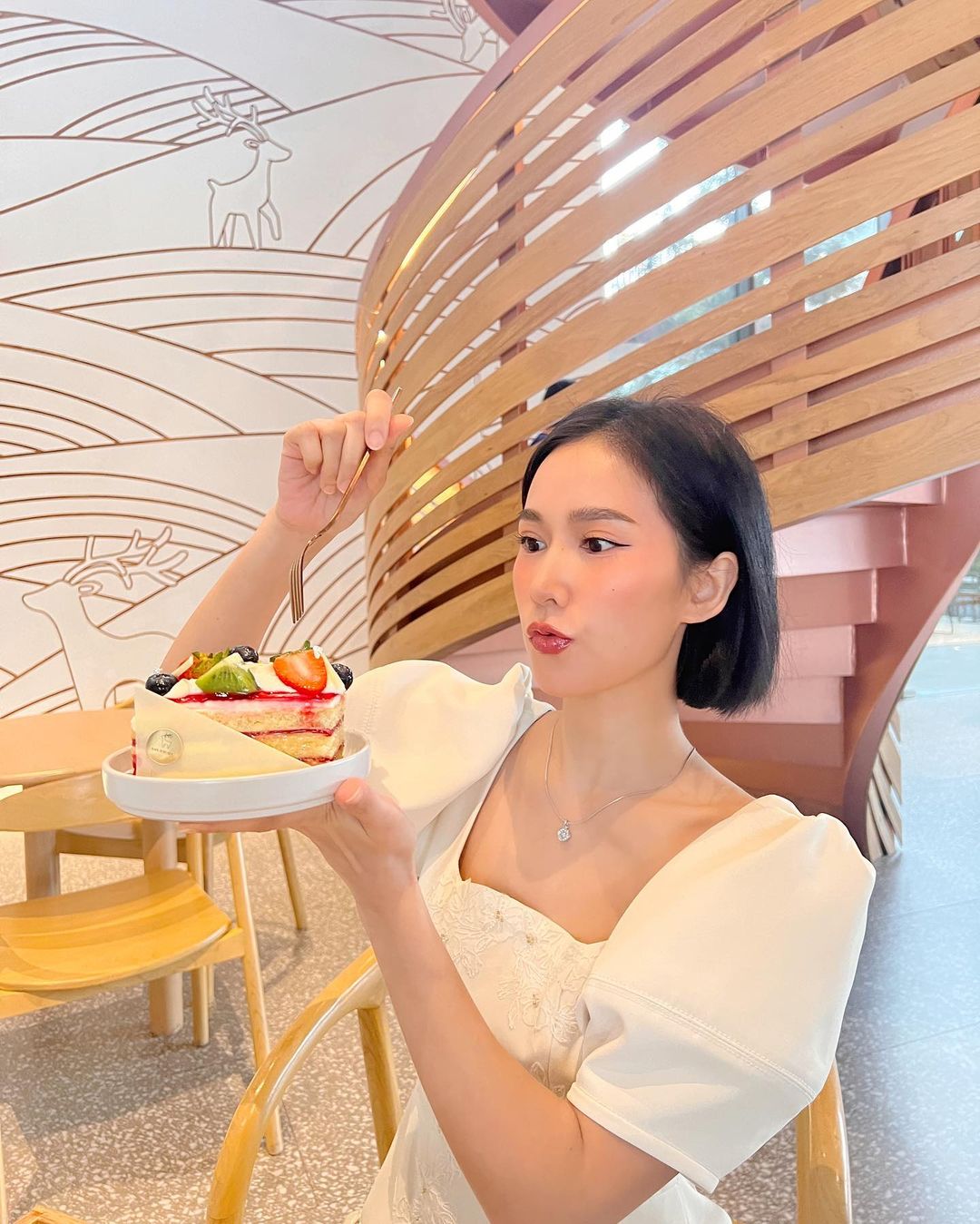 เนสท์ - นิศาชล สิ่วไธสง