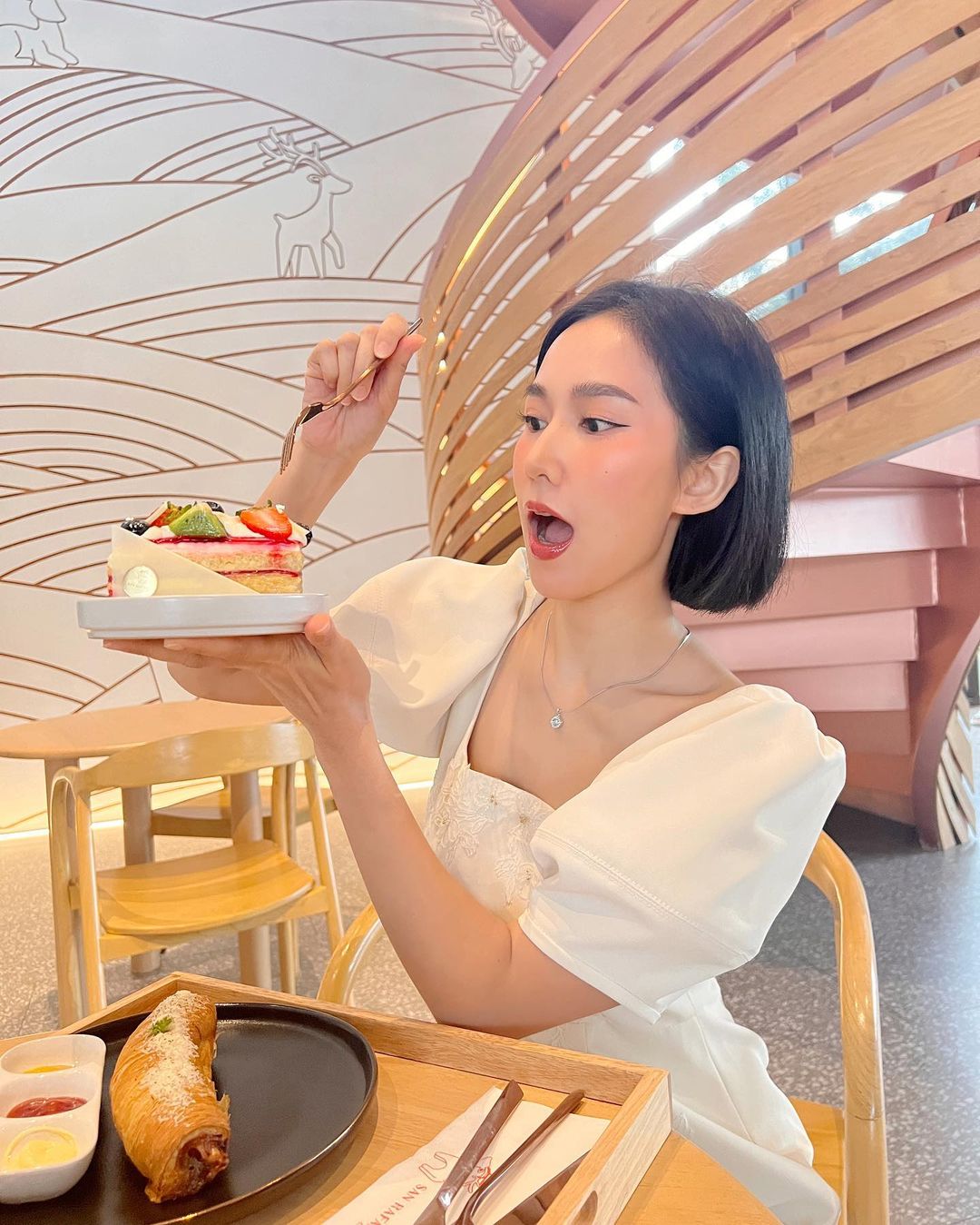 เนสท์ - นิศาชล สิ่วไธสง