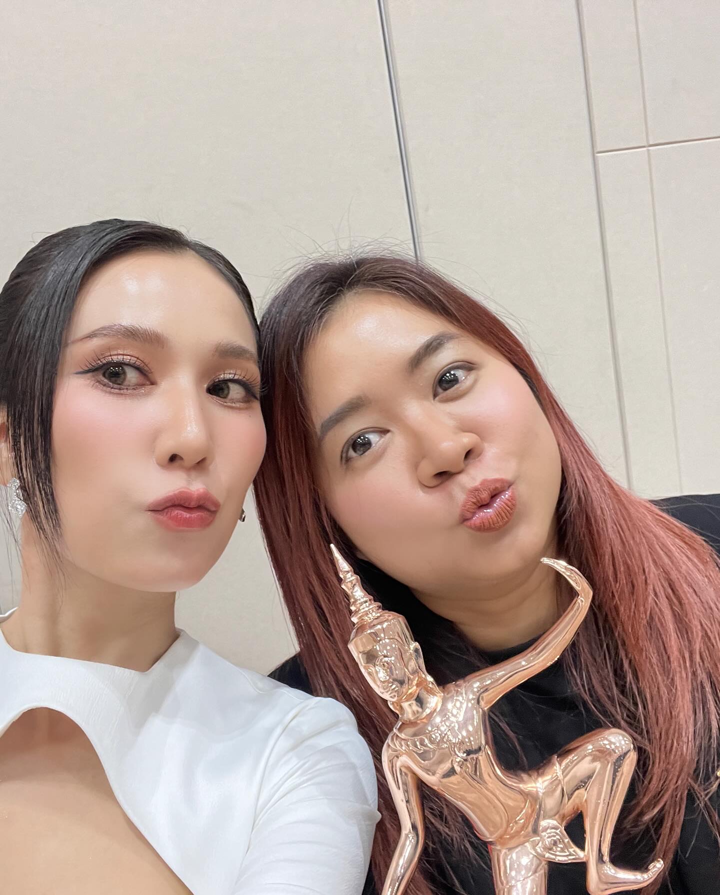 เนสท์ - นิศาชล สิ่วไธสง