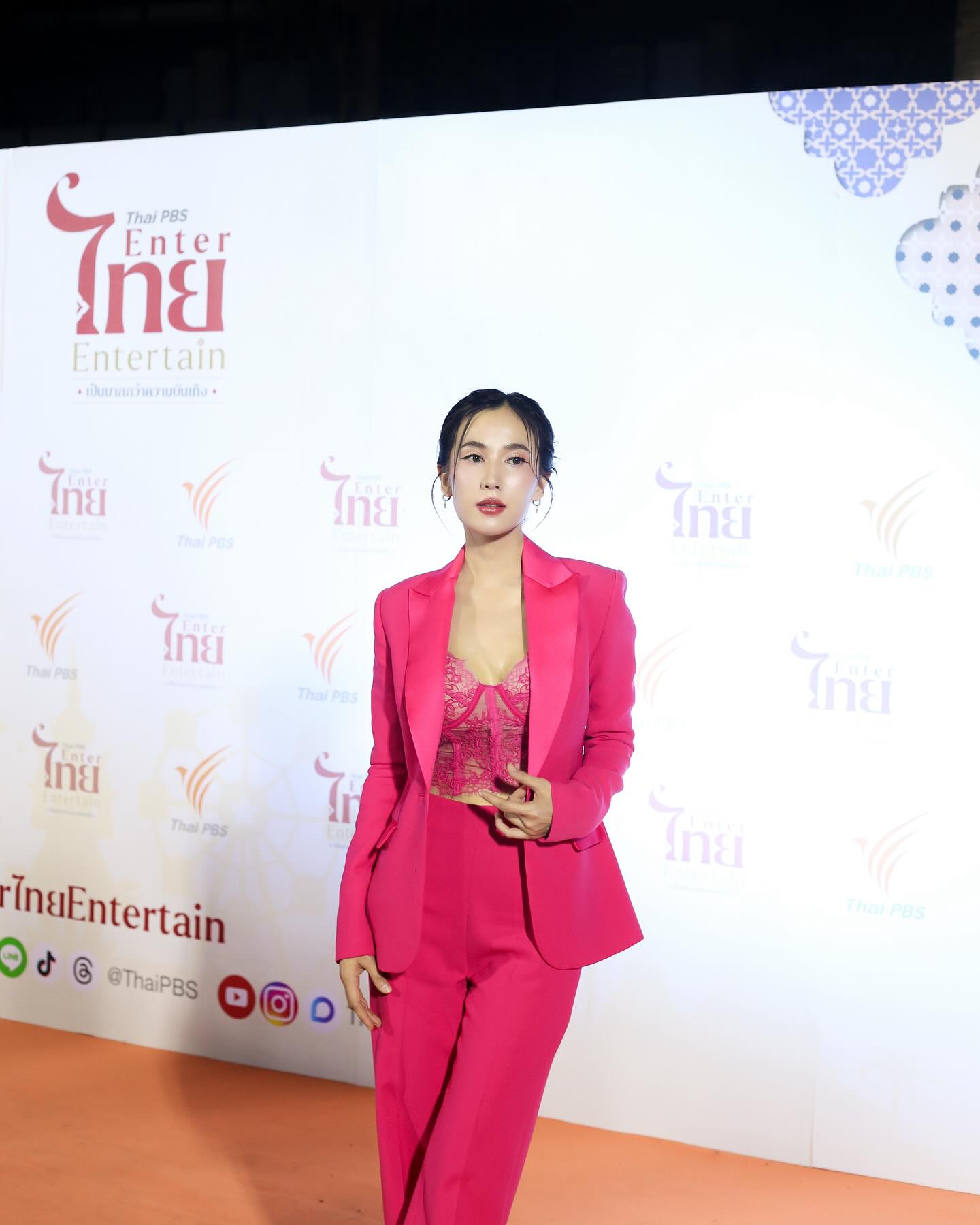 เนสท์ - นิศาชล สิ่วไธสง