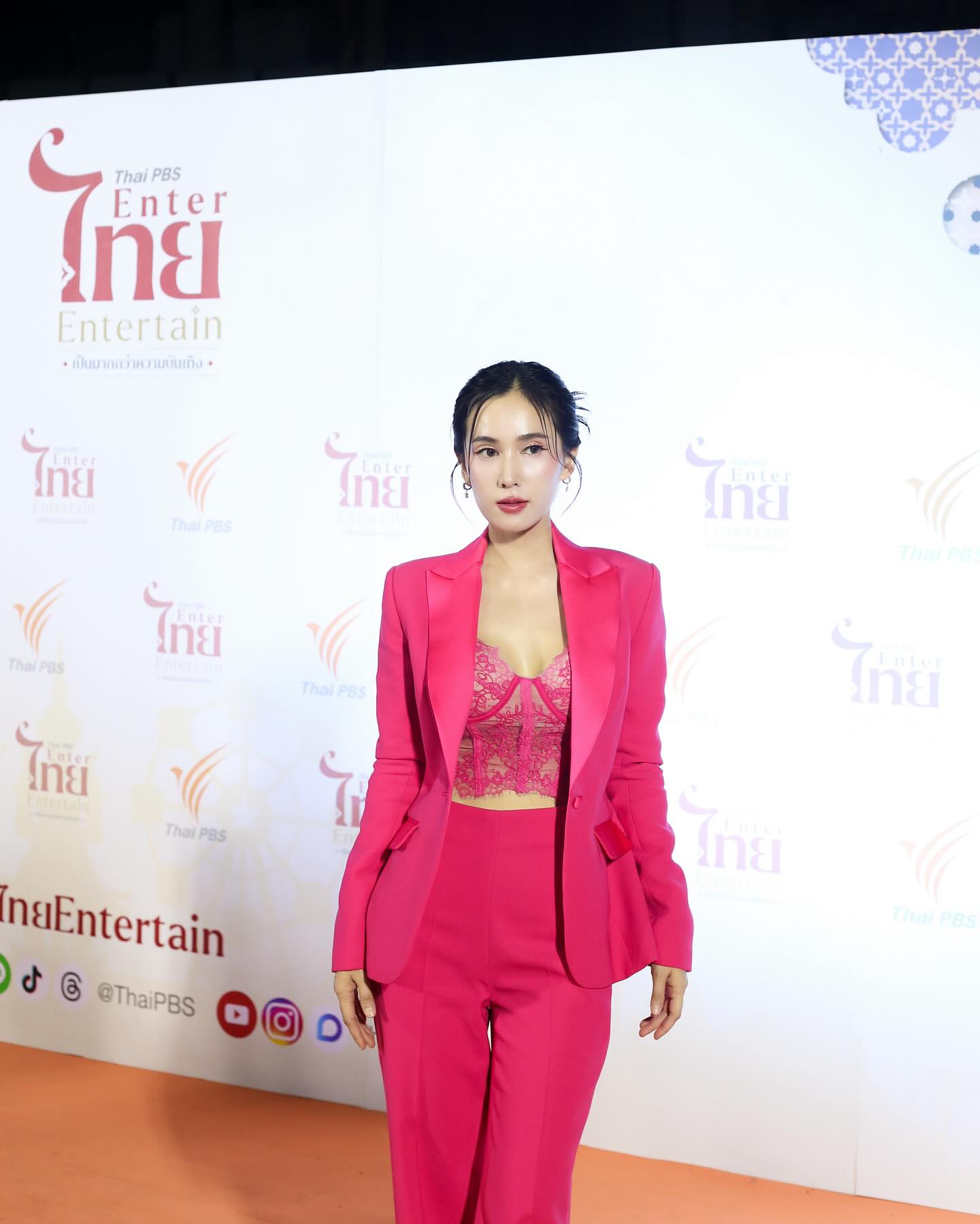 เนสท์ - นิศาชล สิ่วไธสง